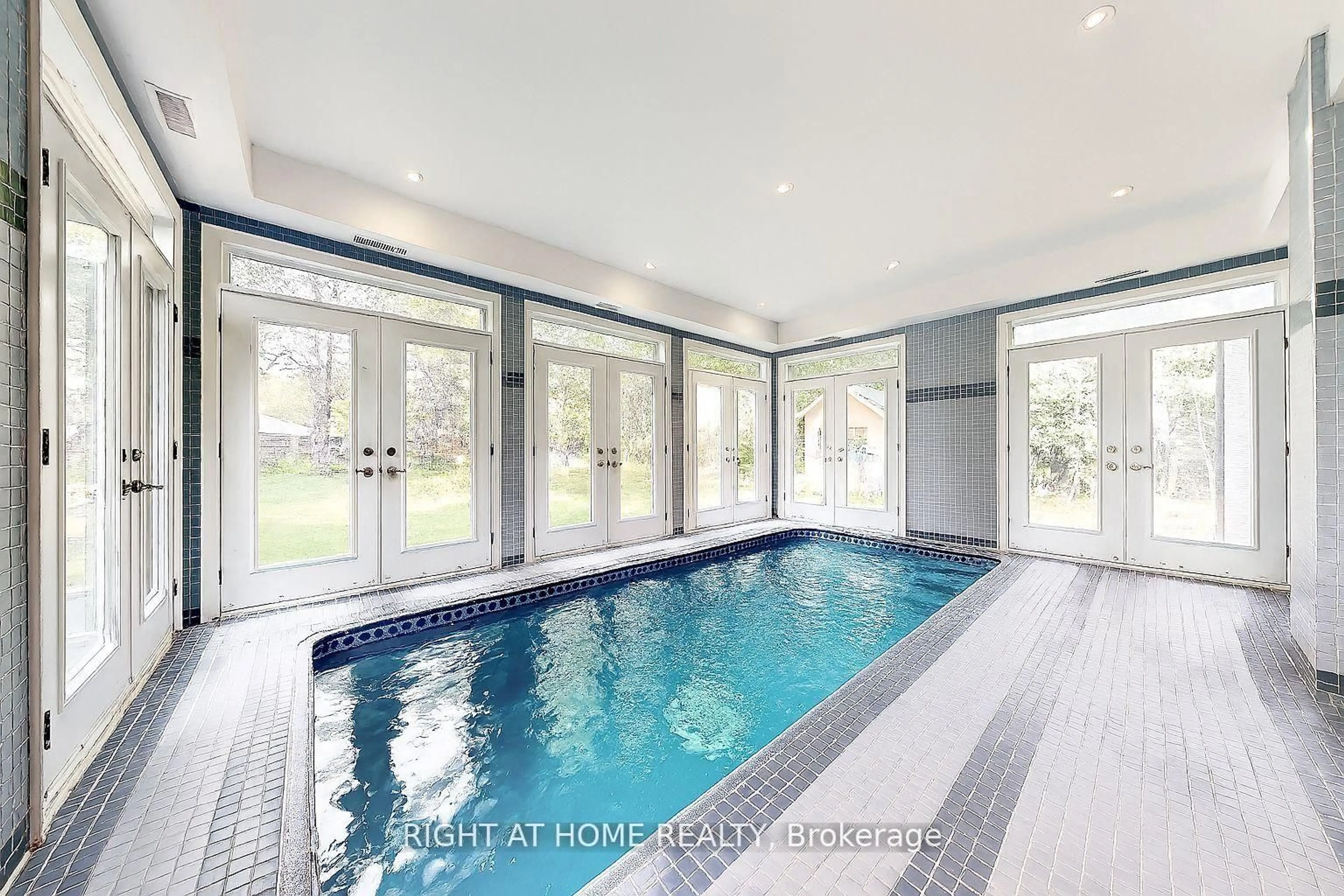 Pool for 250 Church St, Markham Ontario L3P 2M7