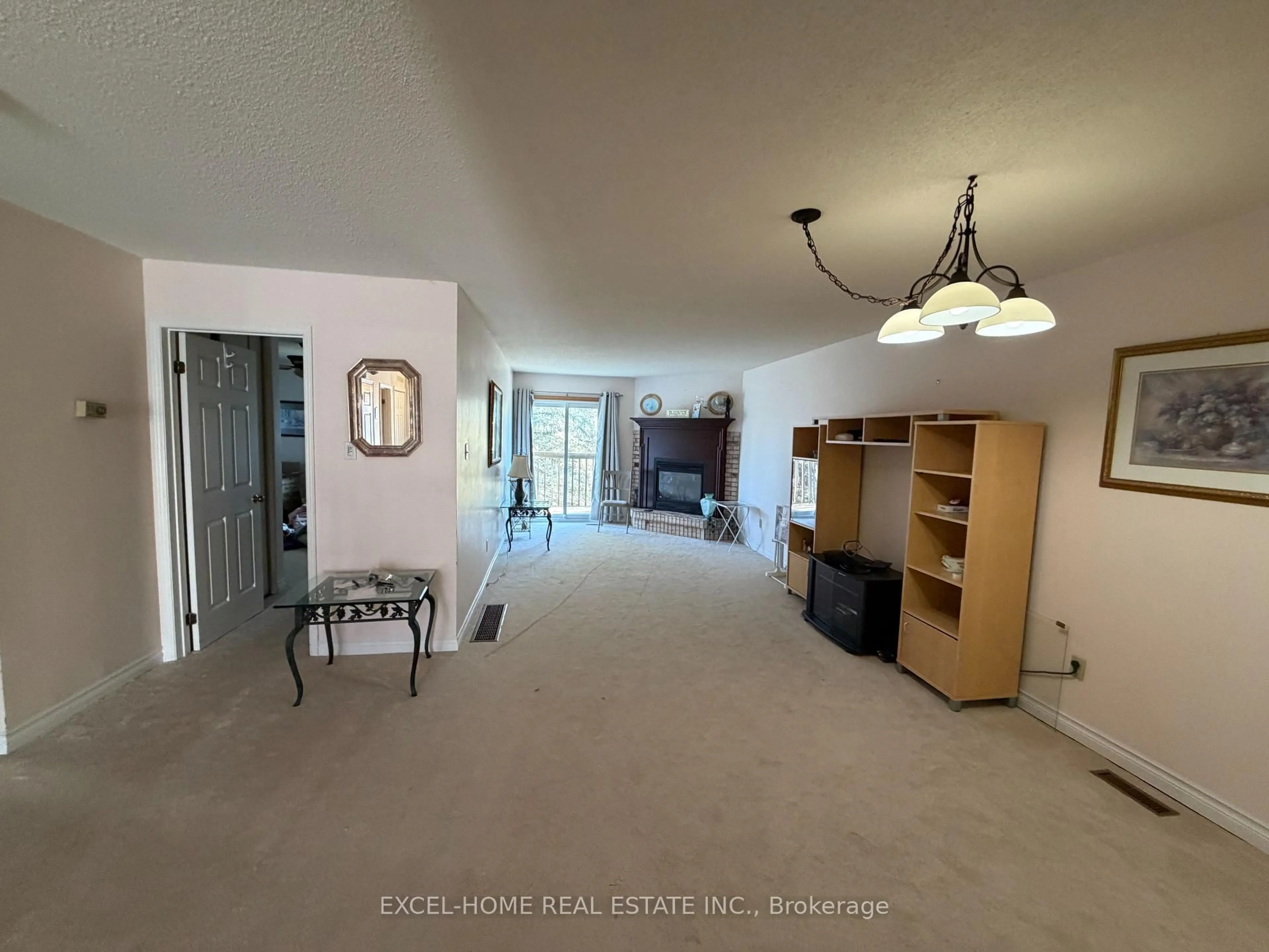 A pic of a room for 10 Adams Crt #10, Uxbridge Ontario L9P 1G2