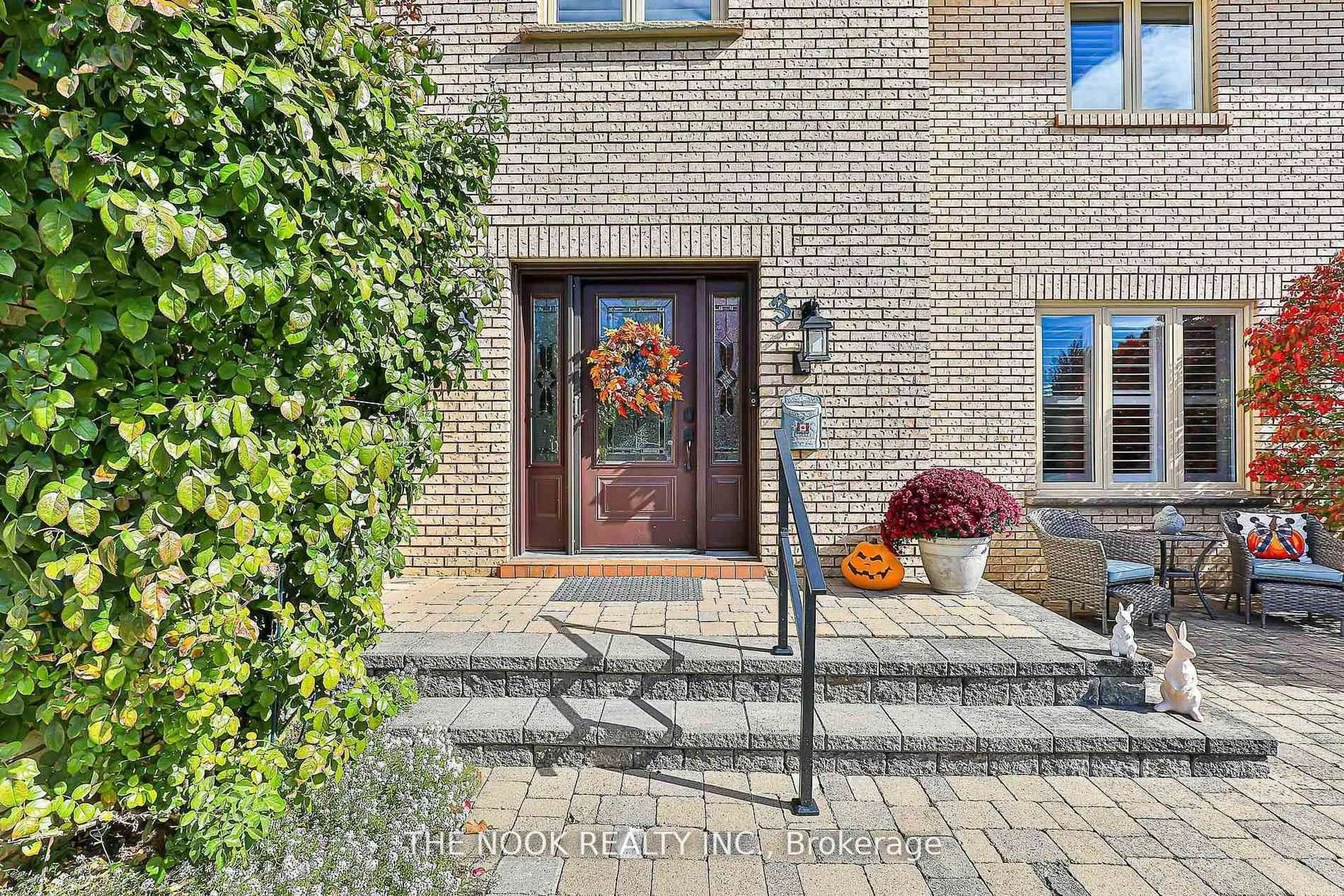 Home with brick exterior material, street for 3 King Arthur's Crt, Markham Ontario L3P 3V4