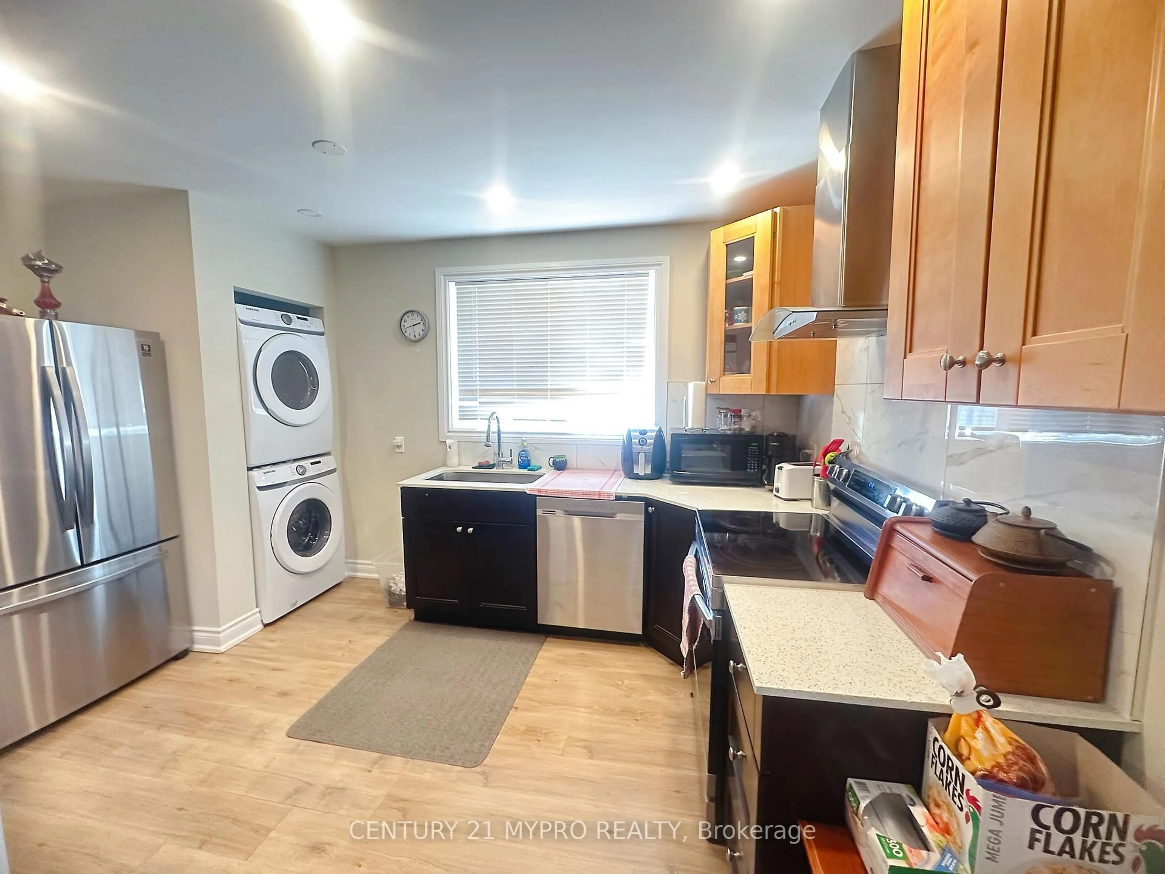 Unknown for 150 Maurice Crt, Newmarket Ontario L3Y 2W2