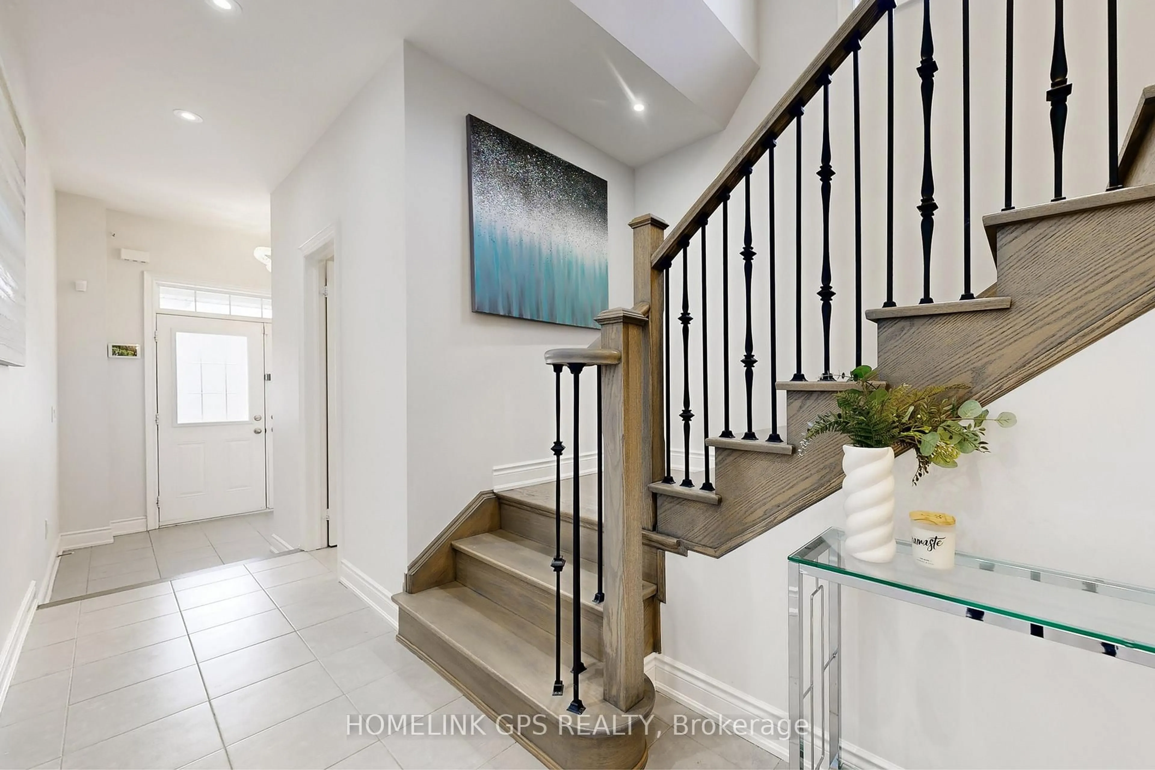 Unknown for 95 Suttonrail Way, Whitchurch-Stouffville Ontario L4A 0E4