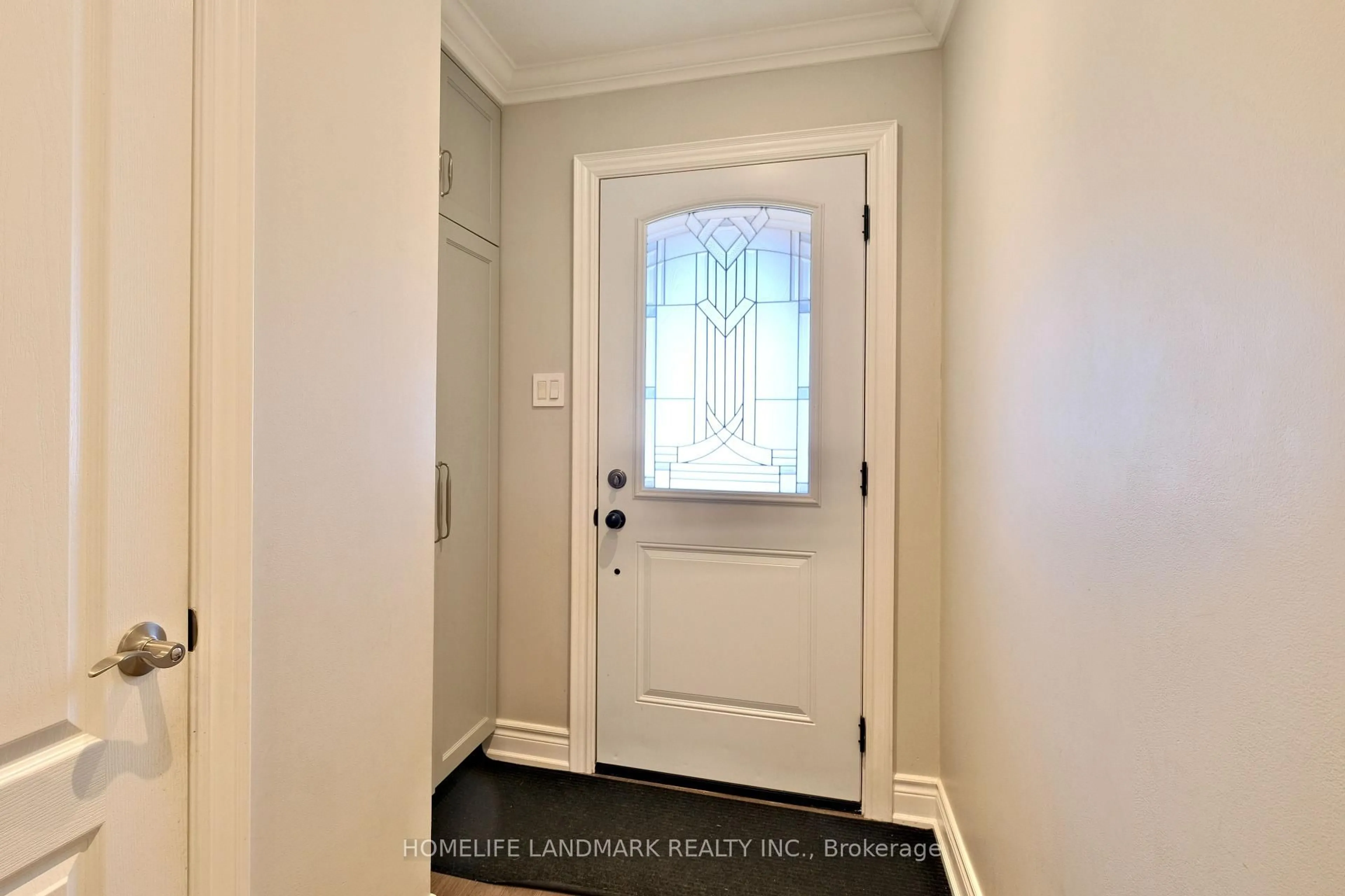 Indoor entryway for 109 Tangmere Cres, Markham Ontario L3R 6Y3