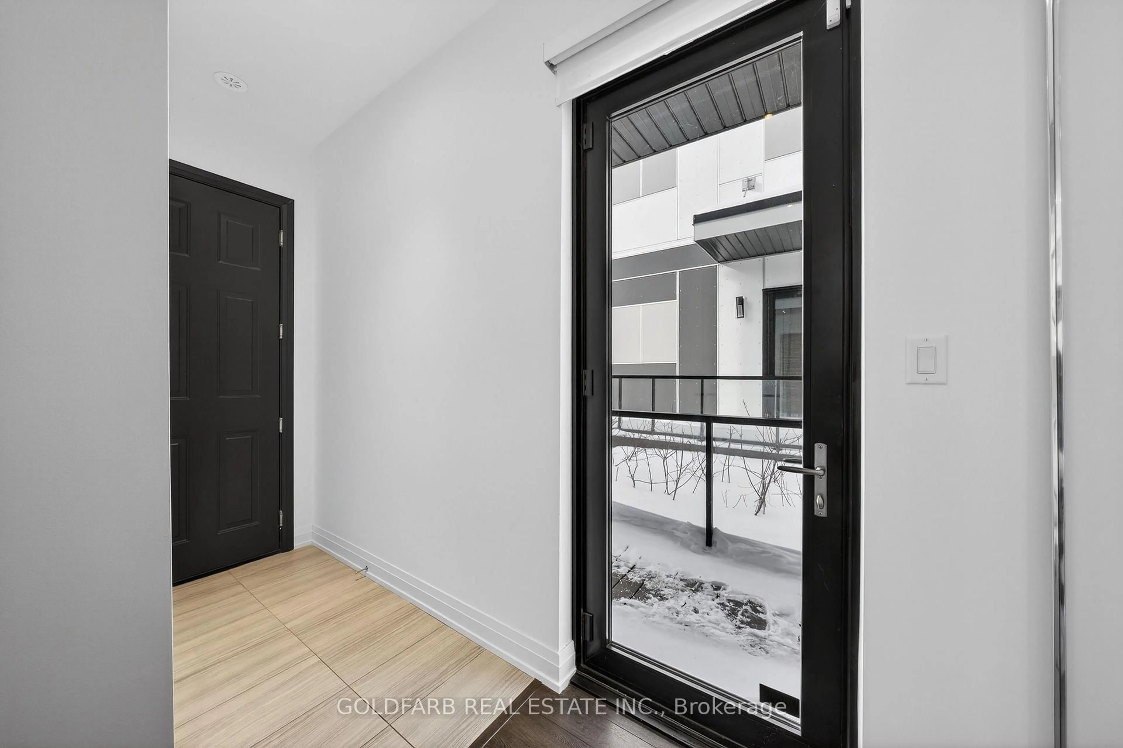 Indoor entryway for 3785 Riva Ave, Innisfil Ontario L9S 0L5