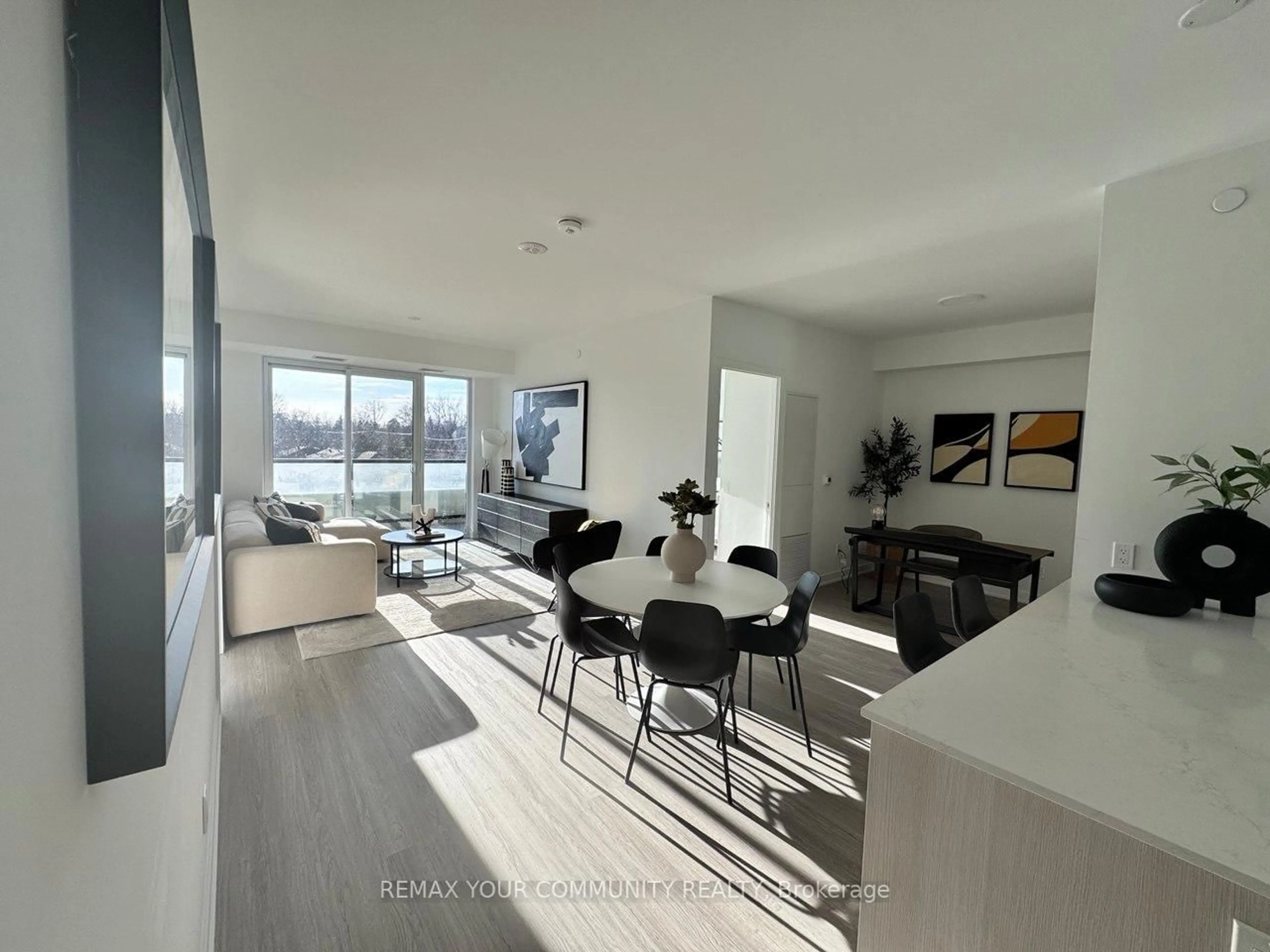 Unknown for 8188 Yonge St #332, Vaughan Ontario L4J 0M2