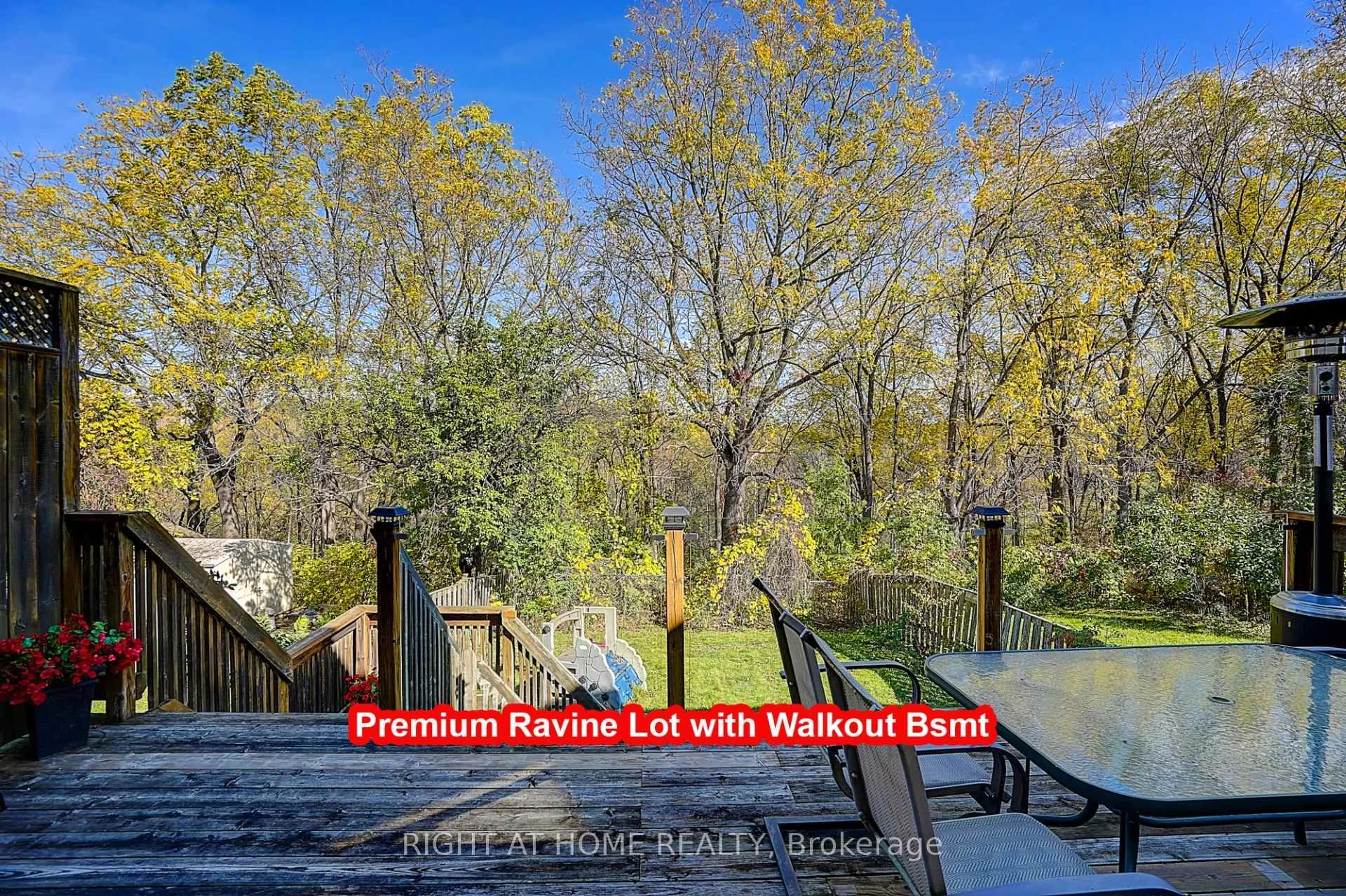 A pic from outside/outdoor area/front of a property/back of a property/a pic from drone, water/lake/river/ocean view for 32 Macauley Dr, Markham Ontario L3T 5S5