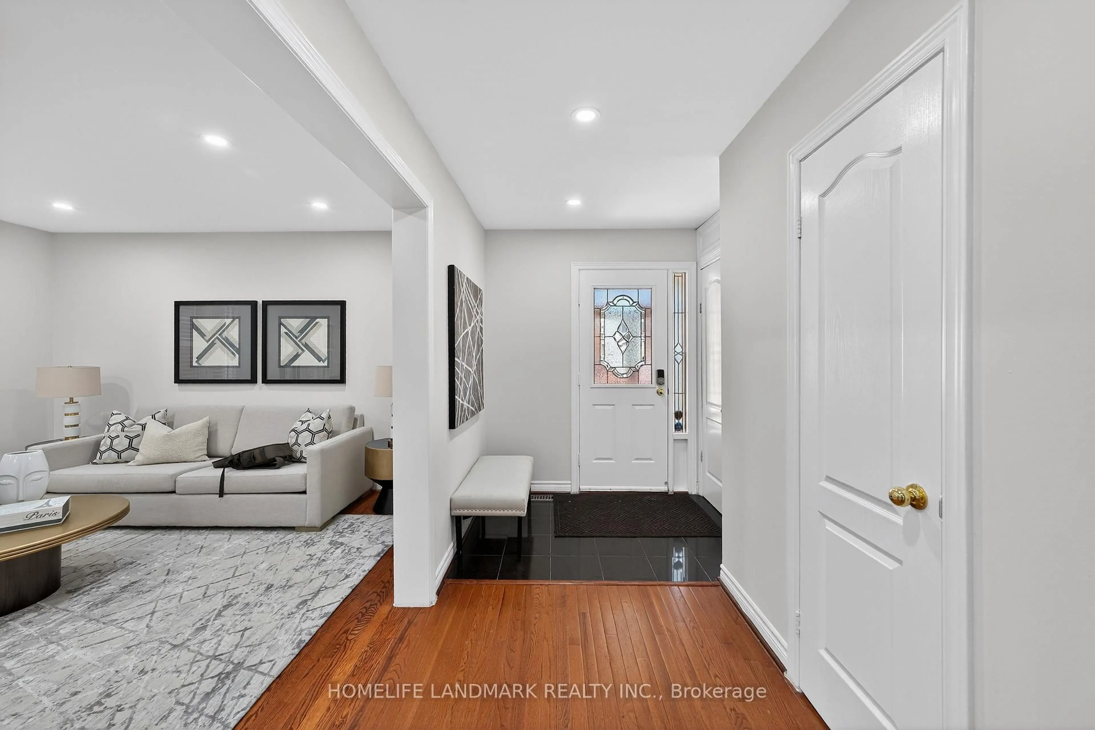 Indoor entryway for 120 Brookmill Dr, Vaughan Ontario L4J 6M2