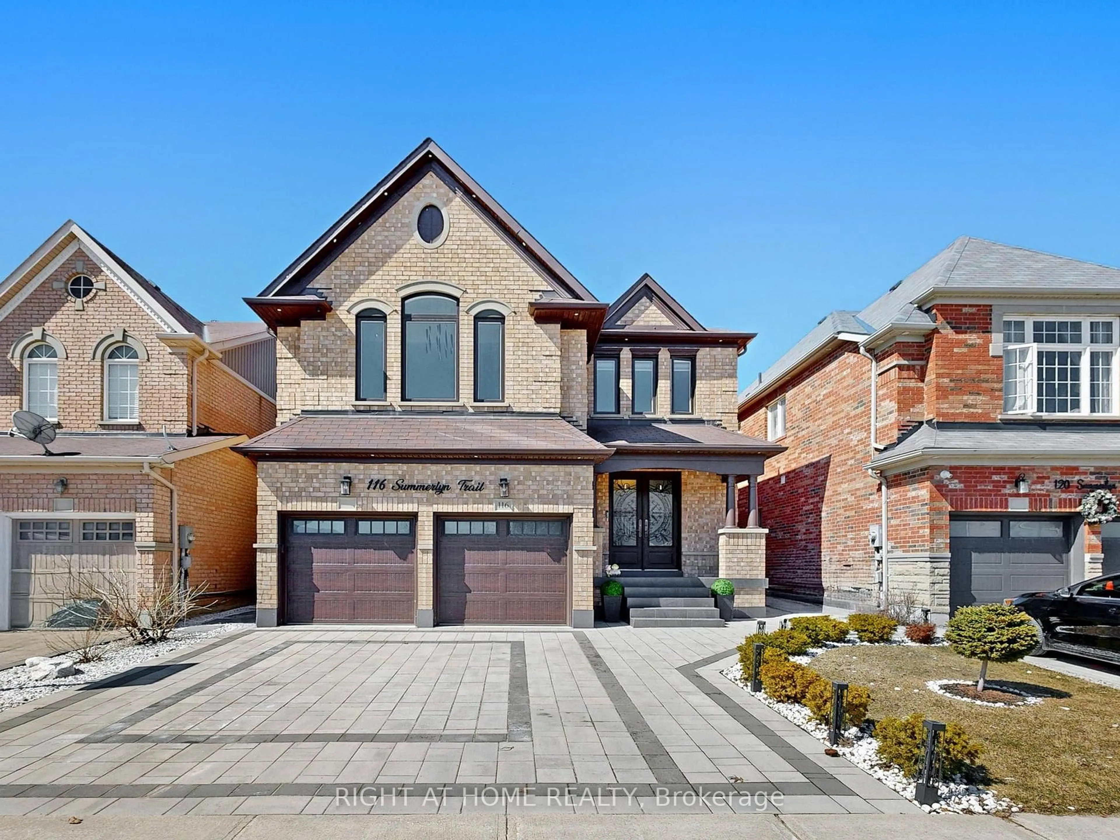 Home with brick exterior material, street for 116 Summerlyn Tr, Bradford West Gwillimbury Ontario L3Z 0E3