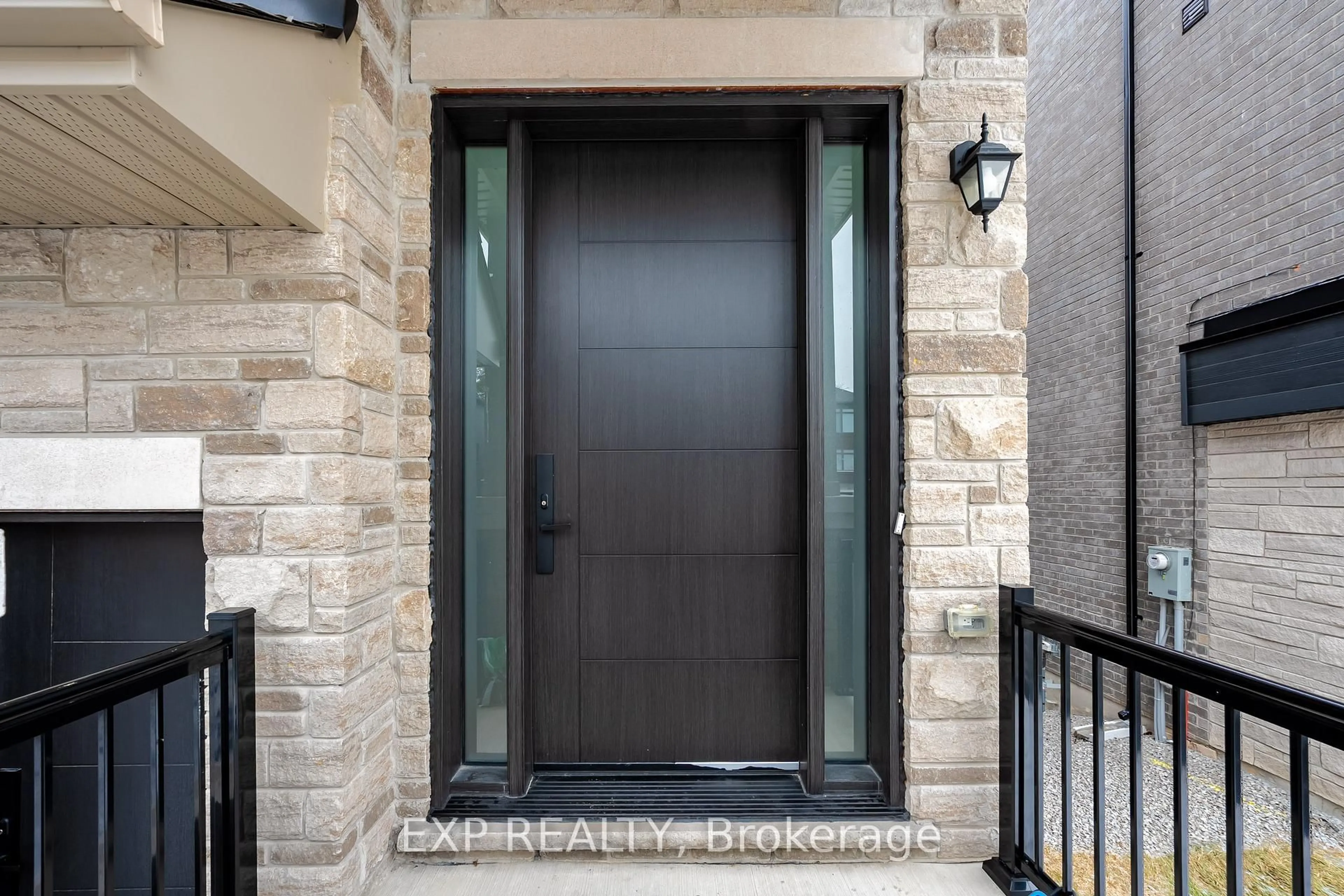 Indoor entryway for 51 Ahchie Crt, Vaughan Ontario L6A 5E5