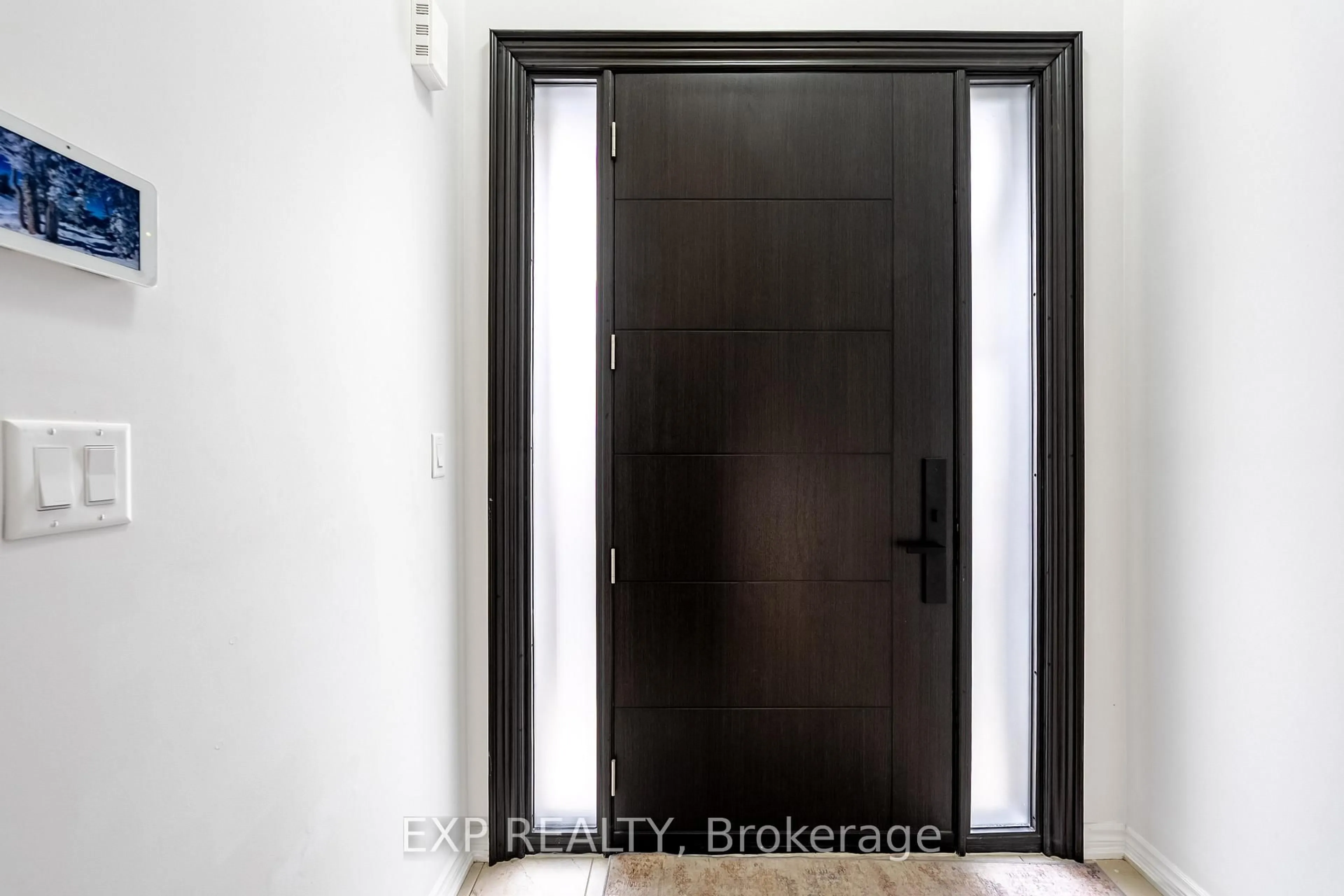 Indoor entryway for 51 Ahchie Crt, Vaughan Ontario L6A 5E5