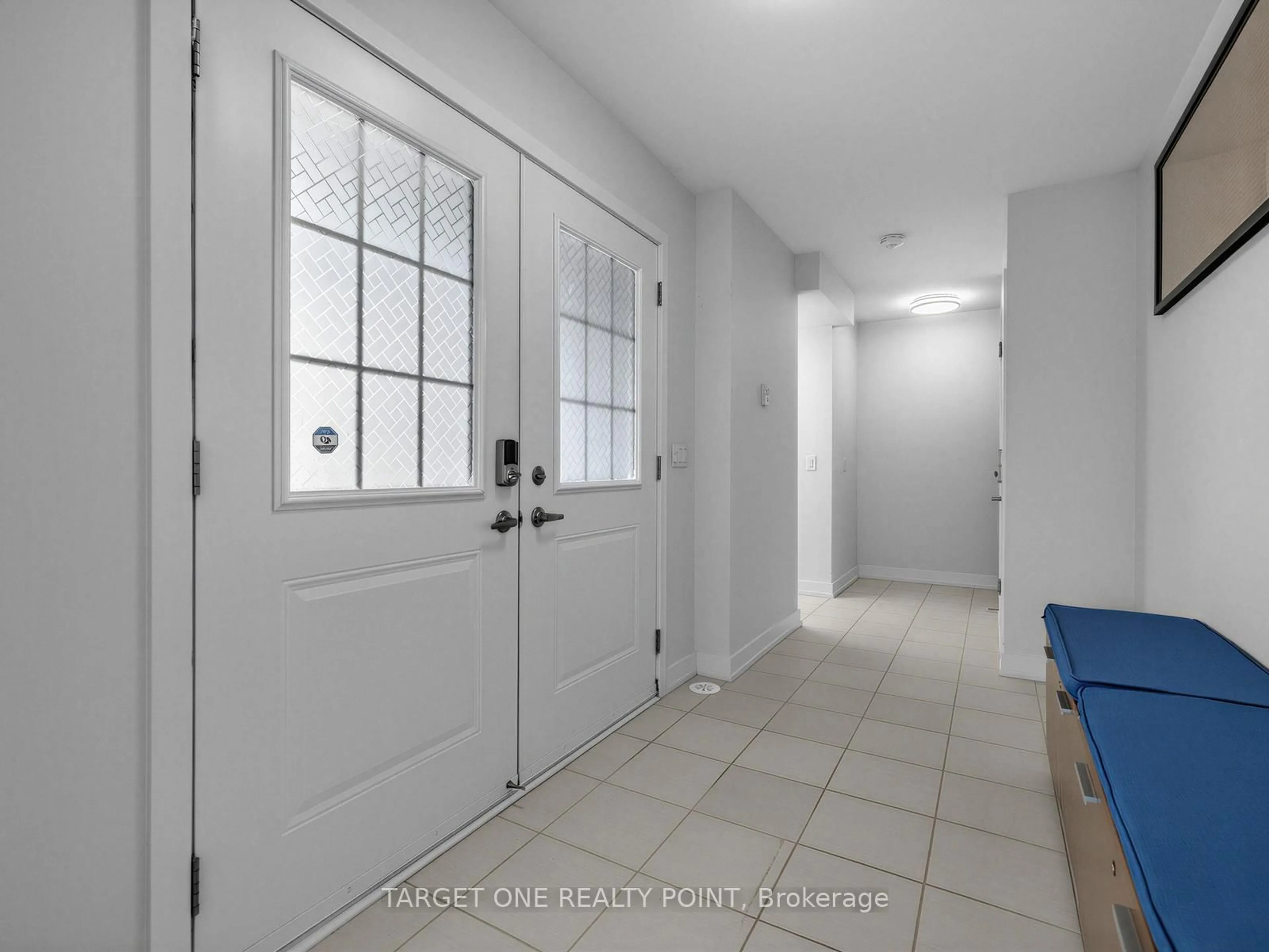 Indoor entryway for 2 William Shearn Cres, Markham Ontario L6C 3J3