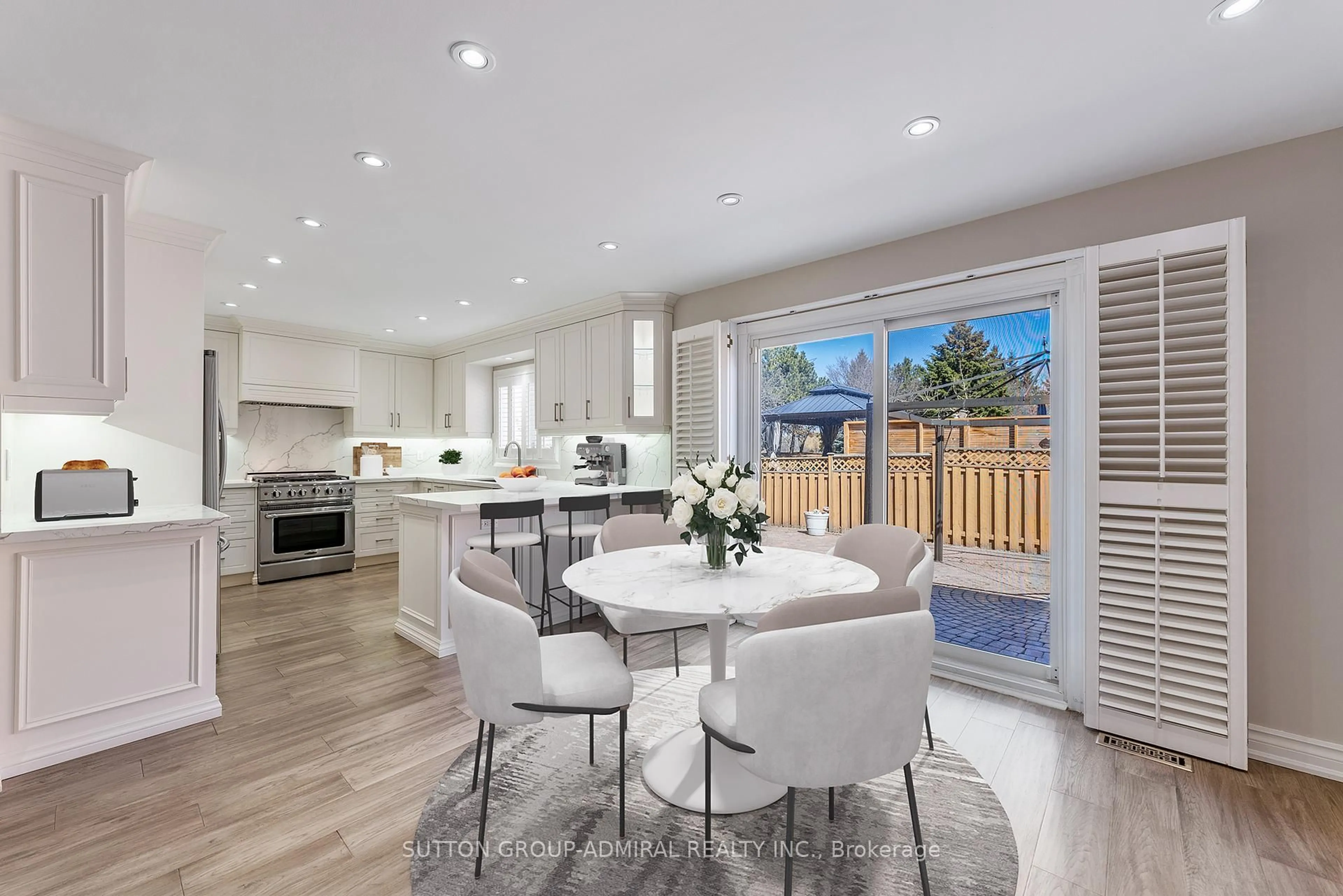 Open concept kitchen, unknown for 150 Rockwood Cres, Vaughan Ontario L4J 7W1