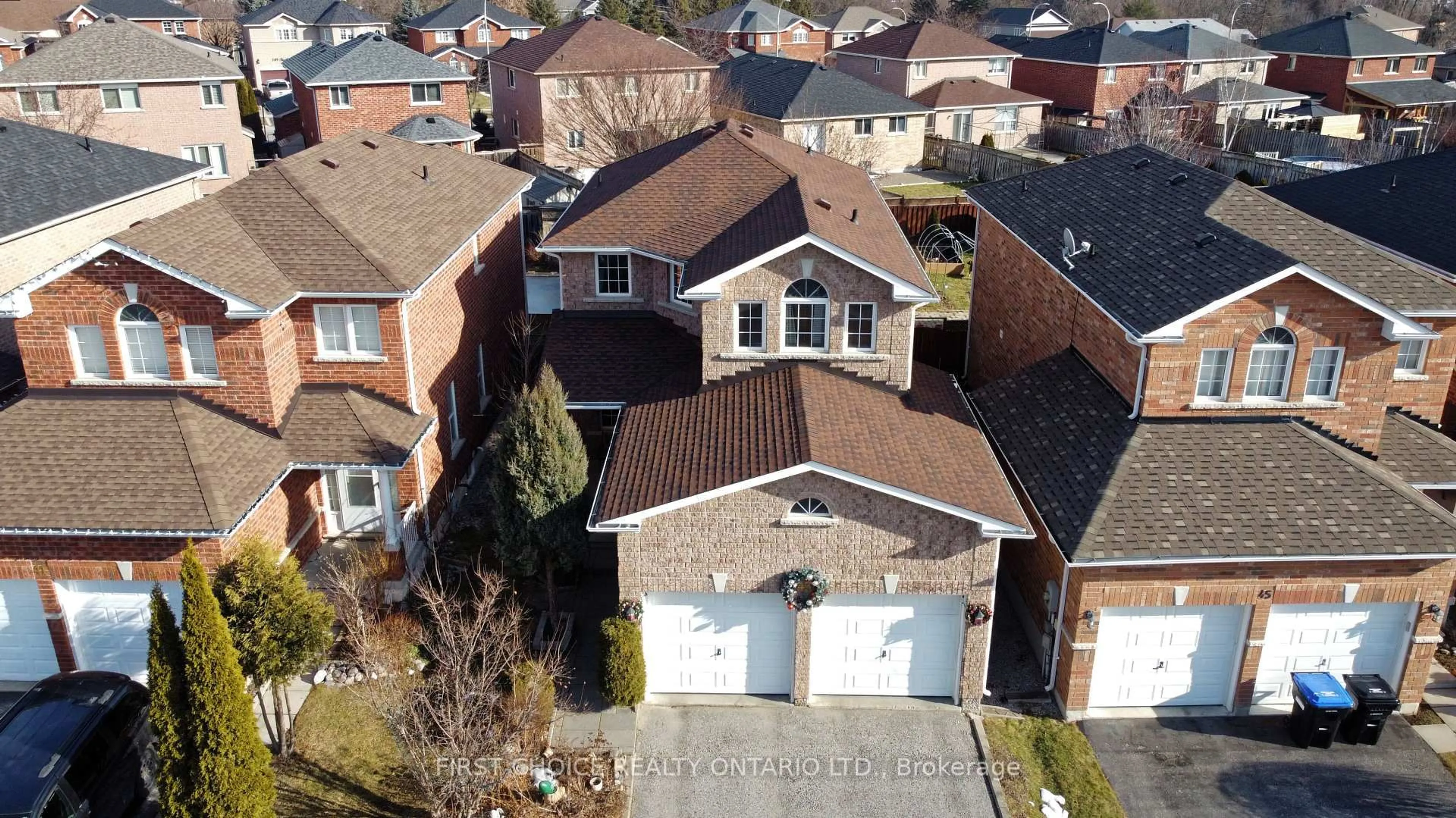 A pic from outside/outdoor area/front of a property/back of a property/a pic from drone, street for 43 Buchanan Dr, New Tecumseth Ontario L9R 0A2