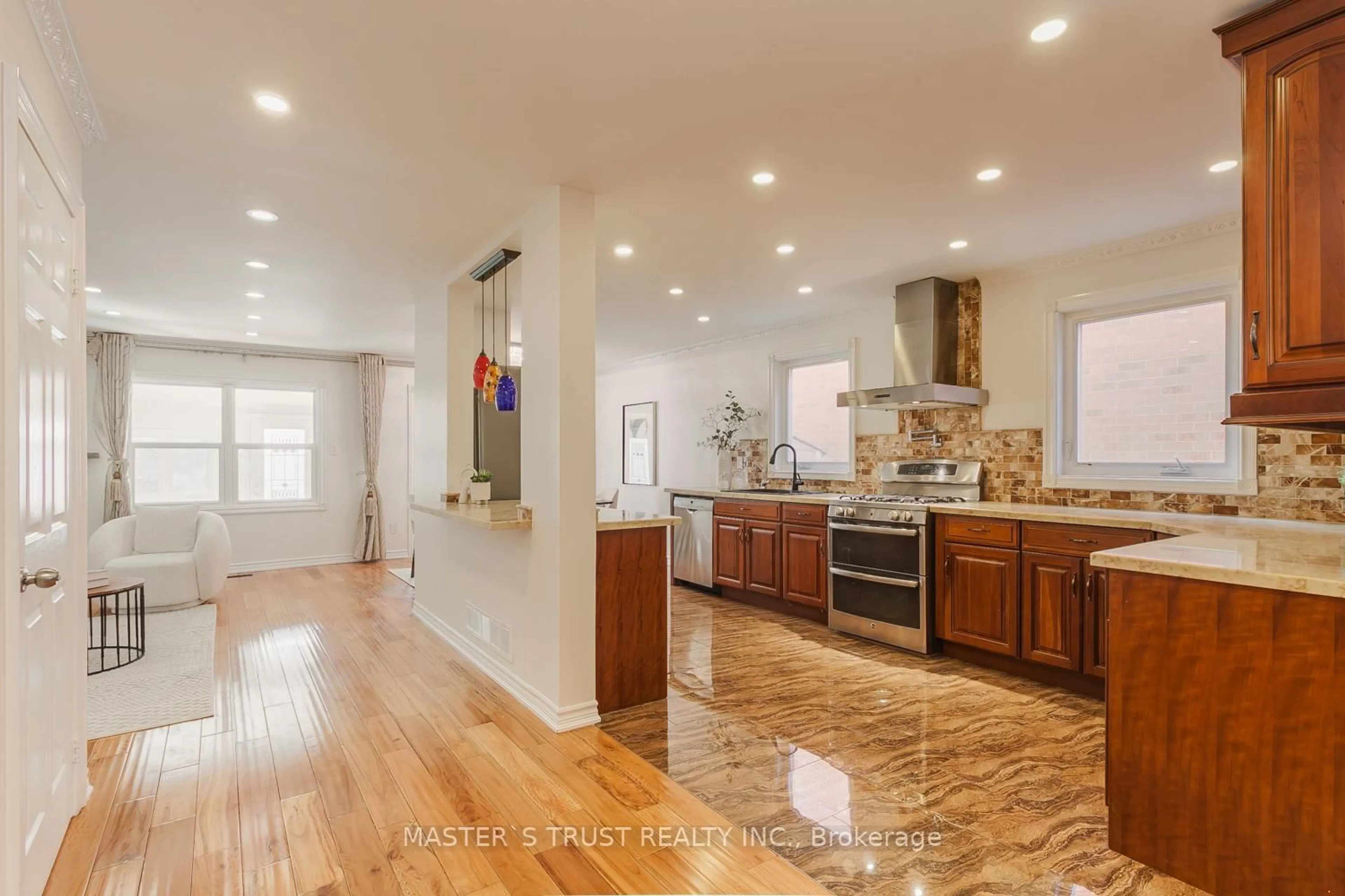 Open concept kitchen, unknown for 97 Pauline Crt, Vaughan Ontario L4K 3G8