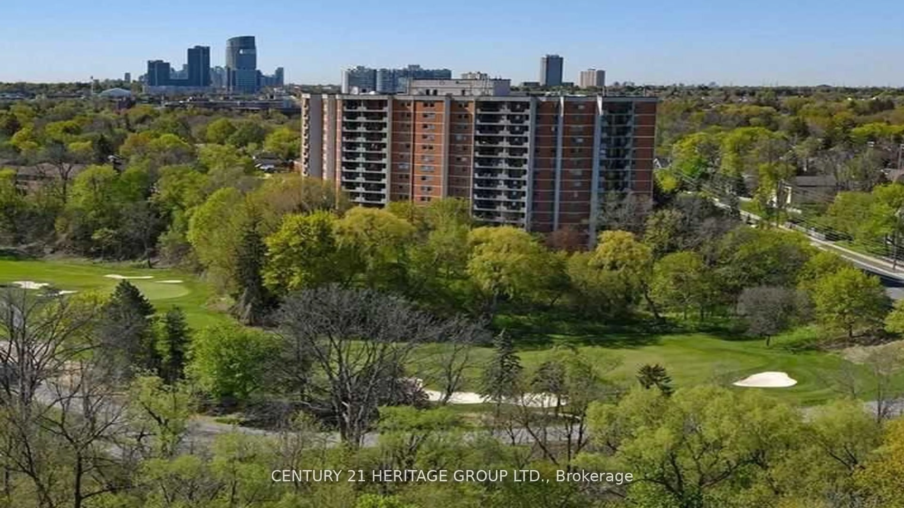 A pic from outside/outdoor area/front of a property/back of a property/a pic from drone, city buildings view from balcony for 7811 Yonge St #PH7, Markham Ontario L3T 4S3