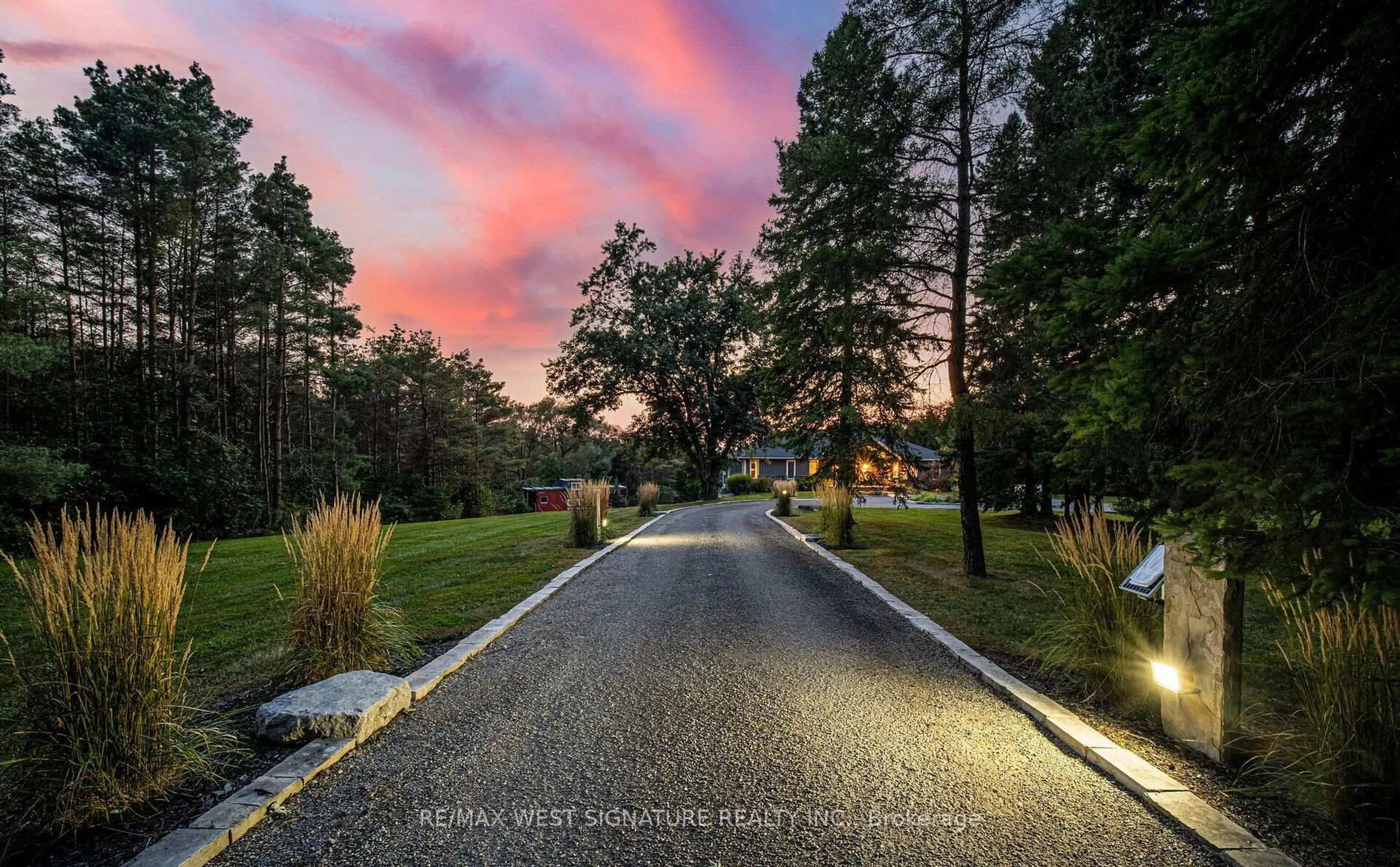 A pic from outside/outdoor area/front of a property/back of a property/a pic from drone, street for 16070 Keele St, King Ontario L7B 0J9