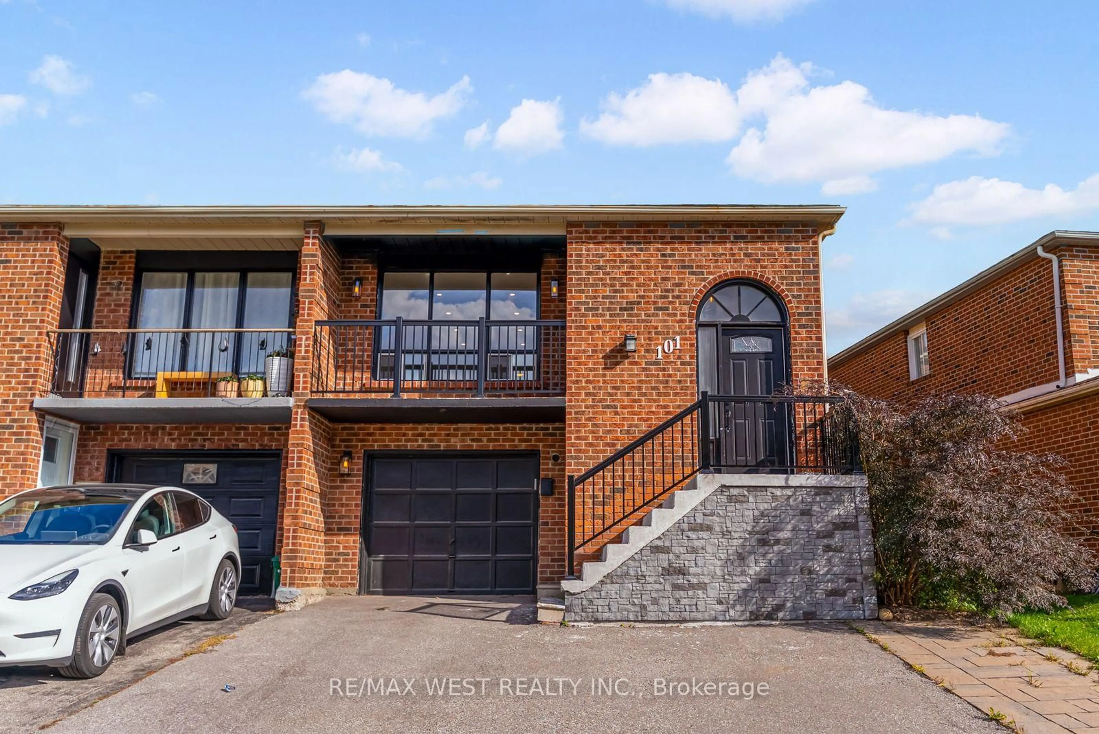 Home with brick exterior material, street for 101 Tall Grass Tr, Vaughan Ontario L4L 3J3