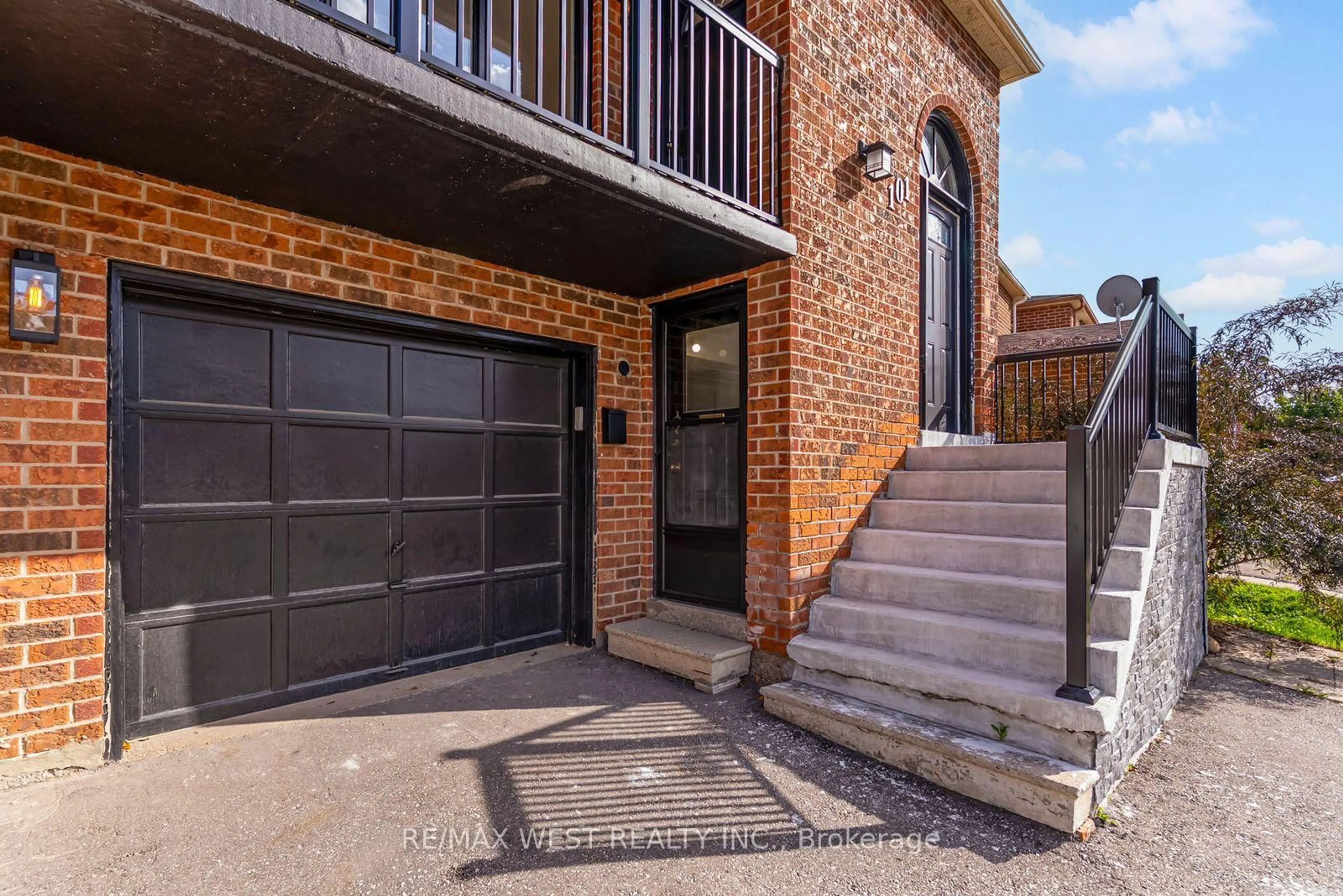 Home with brick exterior material, street for 101 Tall Grass Tr, Vaughan Ontario L4L 3J3