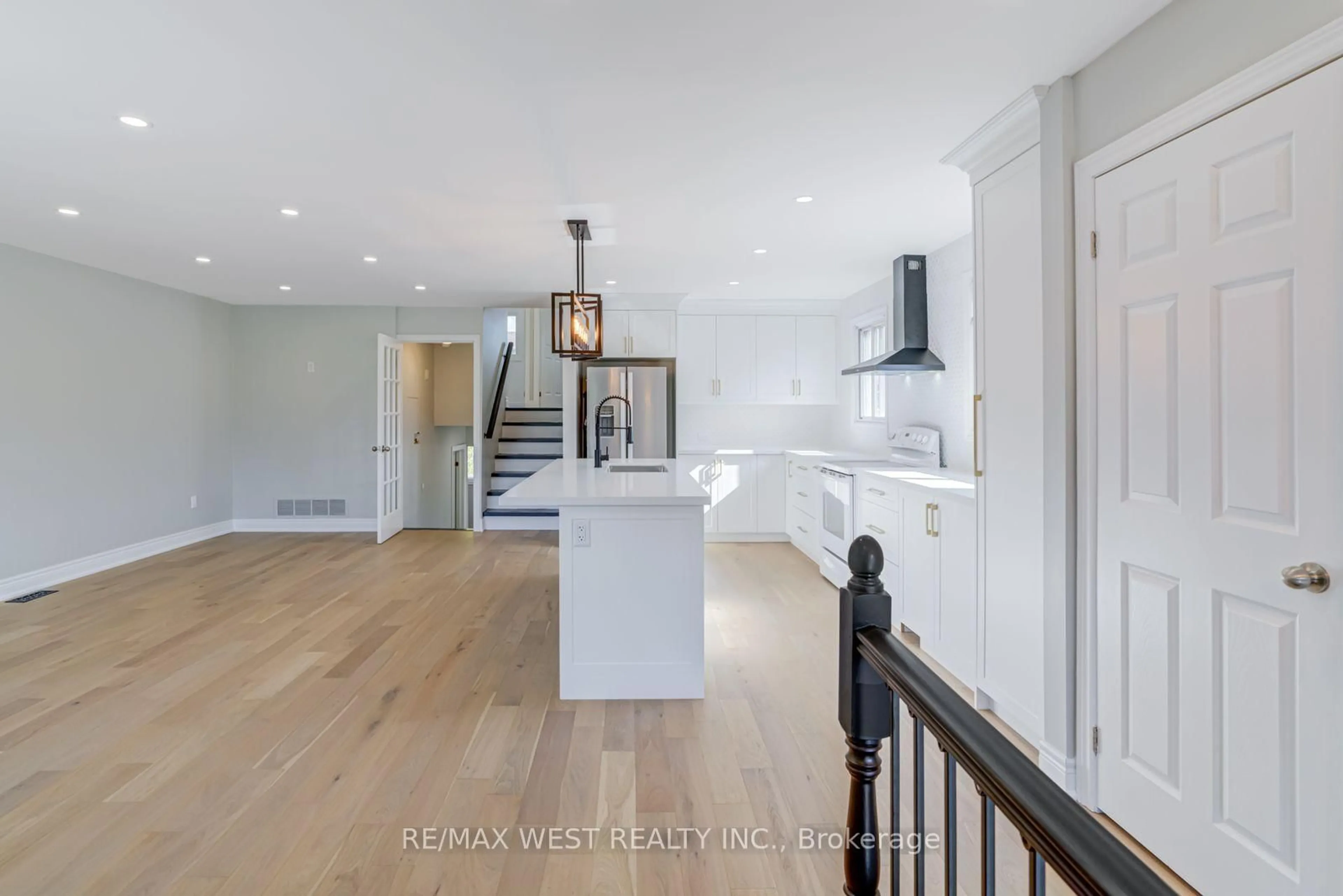 Unknown for 101 Tall Grass Tr, Vaughan Ontario L4L 3J3