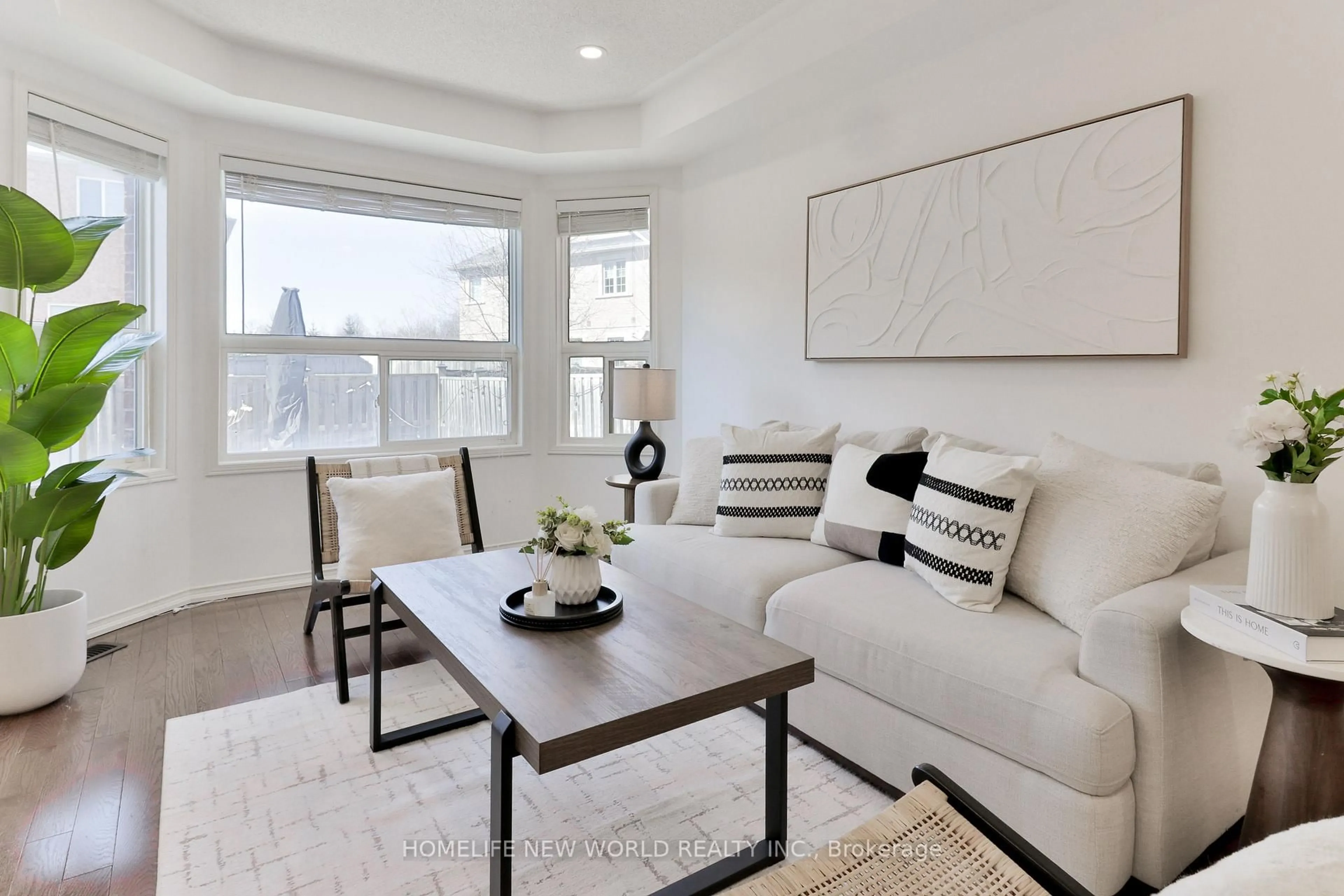 Living room with furniture, unknown for 113 James McCullough Rd, Whitchurch-Stouffville Ontario L4A 0Z2