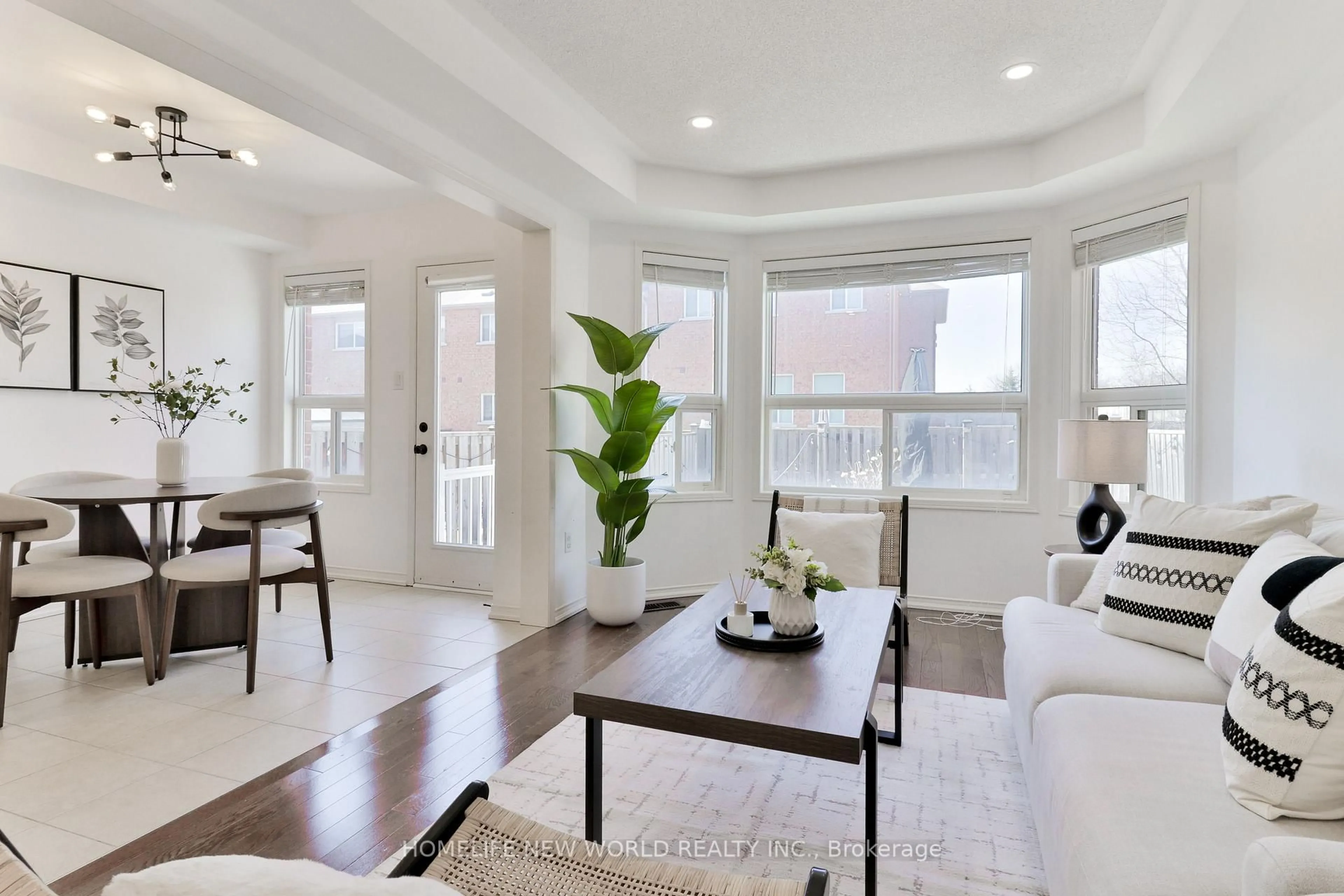 Living room with furniture, unknown for 113 James McCullough Rd, Whitchurch-Stouffville Ontario L4A 0Z2