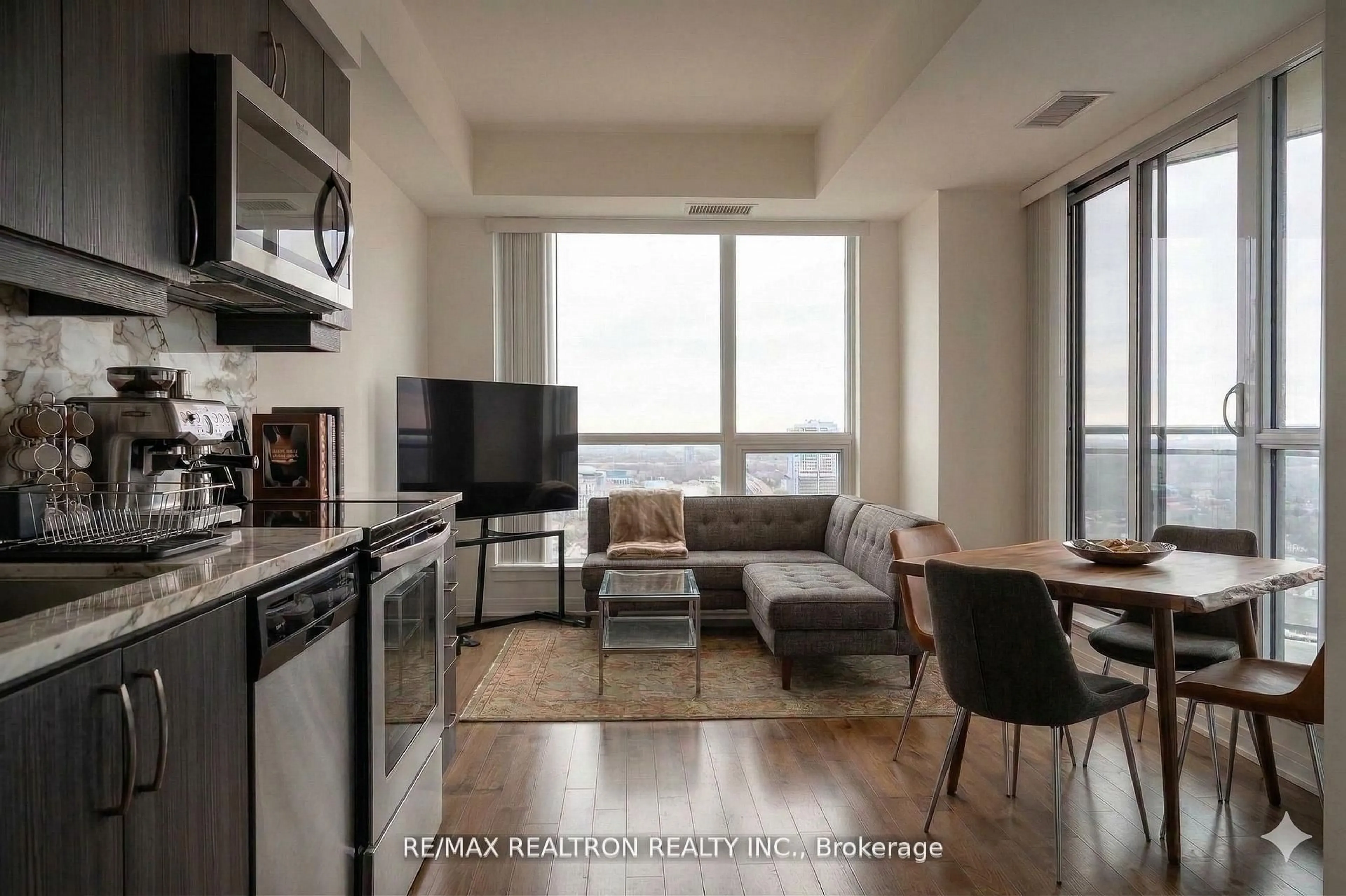 Unknown for 9201 Yonge St #2009, Richmond Hill Ontario L4C 1H9