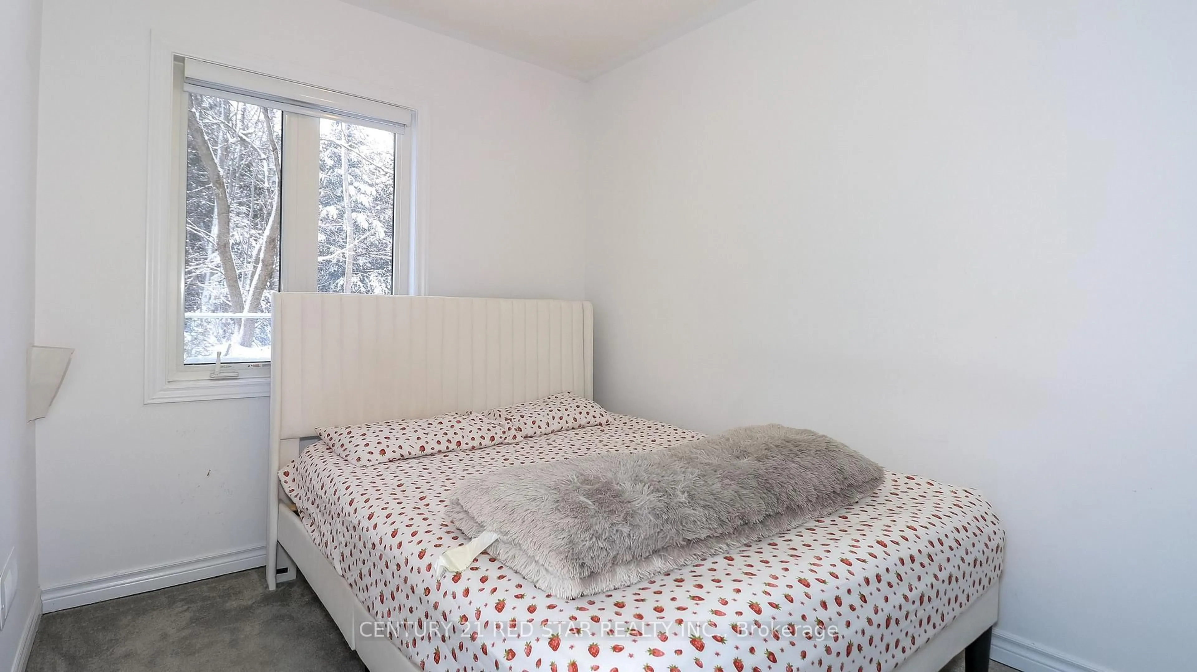 Bedroom with bed, unknown for 32 Milson Cres, Essa Ontario L0M 1B4