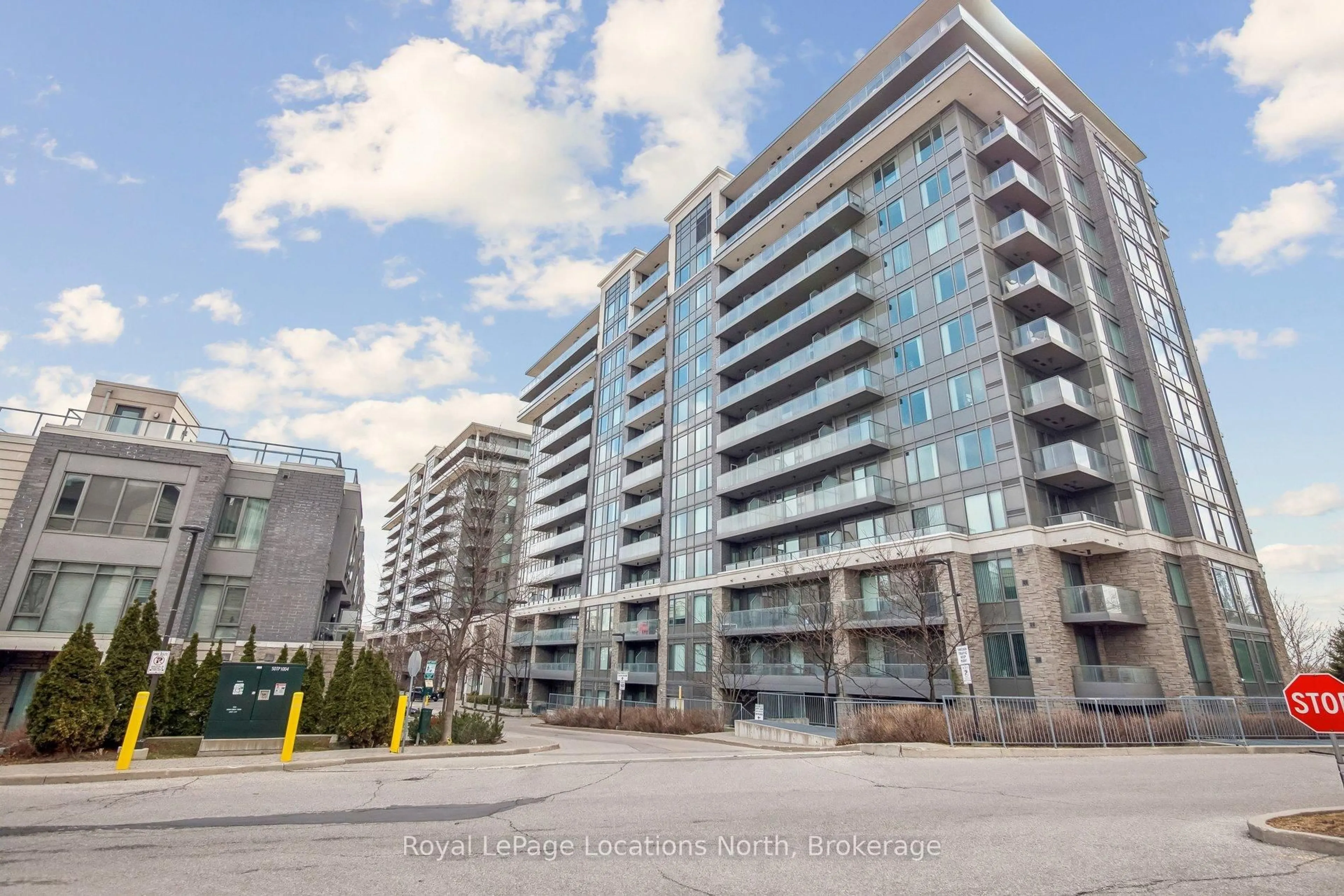 A pic from outside/outdoor area/front of a property/back of a property/a pic from drone, unknown for 277 South Park Rd #810, Markham Ontario L3T 0B7