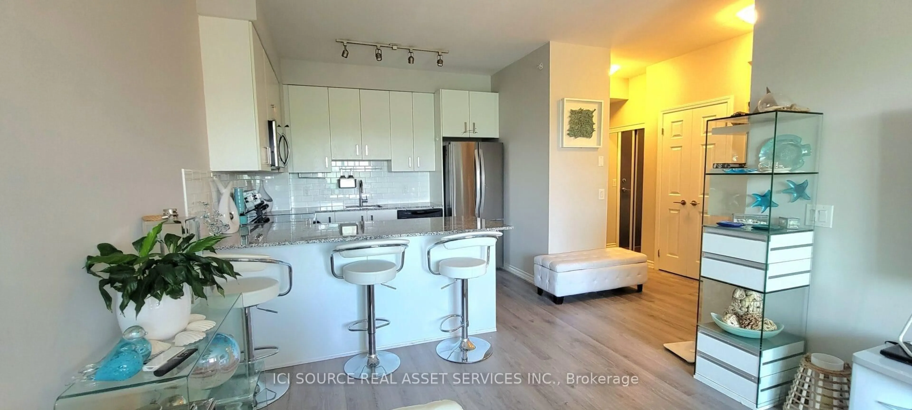 Open concept kitchen, unknown for 11611 Yonge St #301, Richmond Hill Ontario L4E 1G2