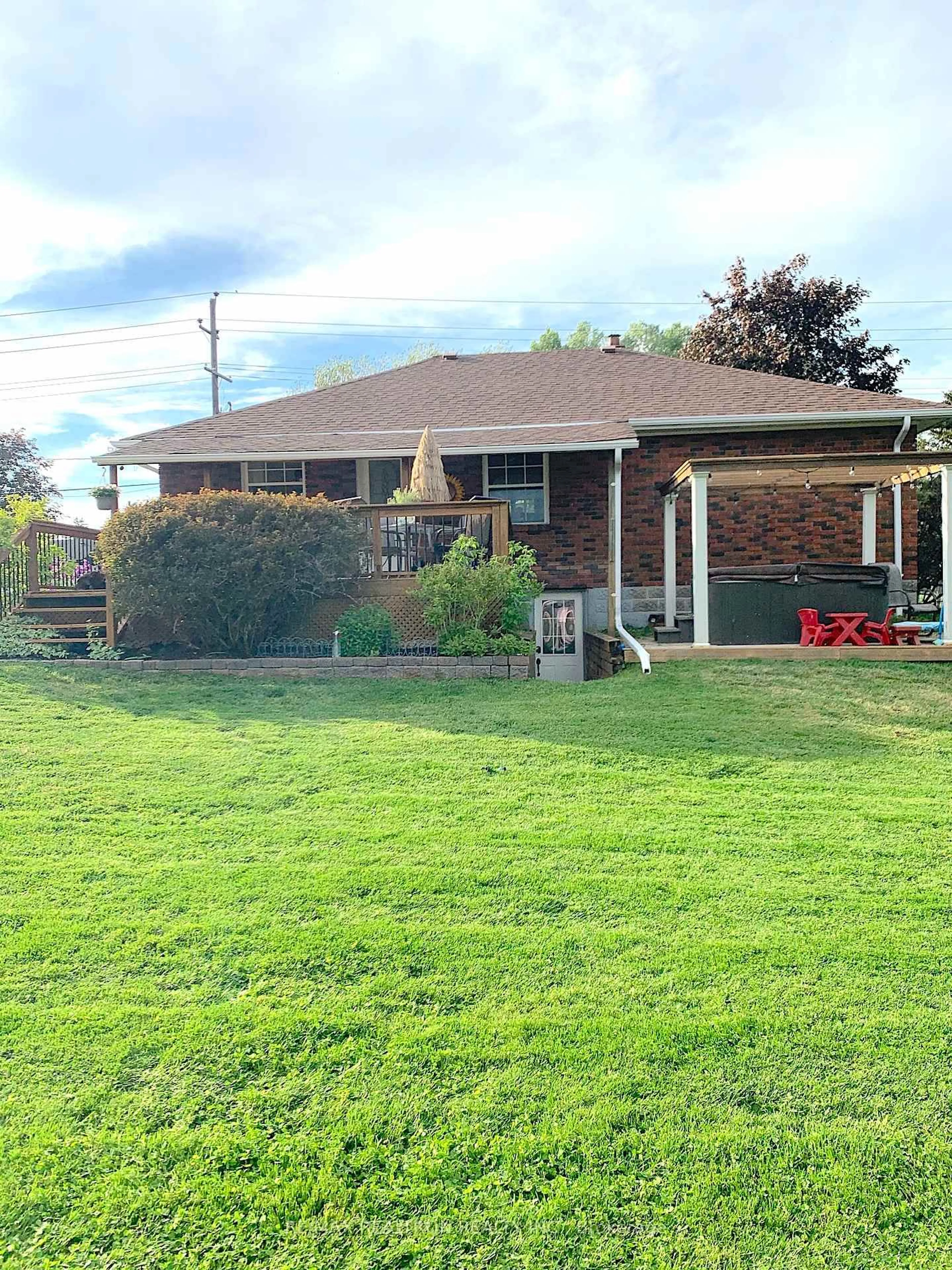 A pic from outside/outdoor area/front of a property/back of a property/a pic from drone, unknown for 4881 Mount Albert Rd, East Gwillimbury Ontario L0G 1M0