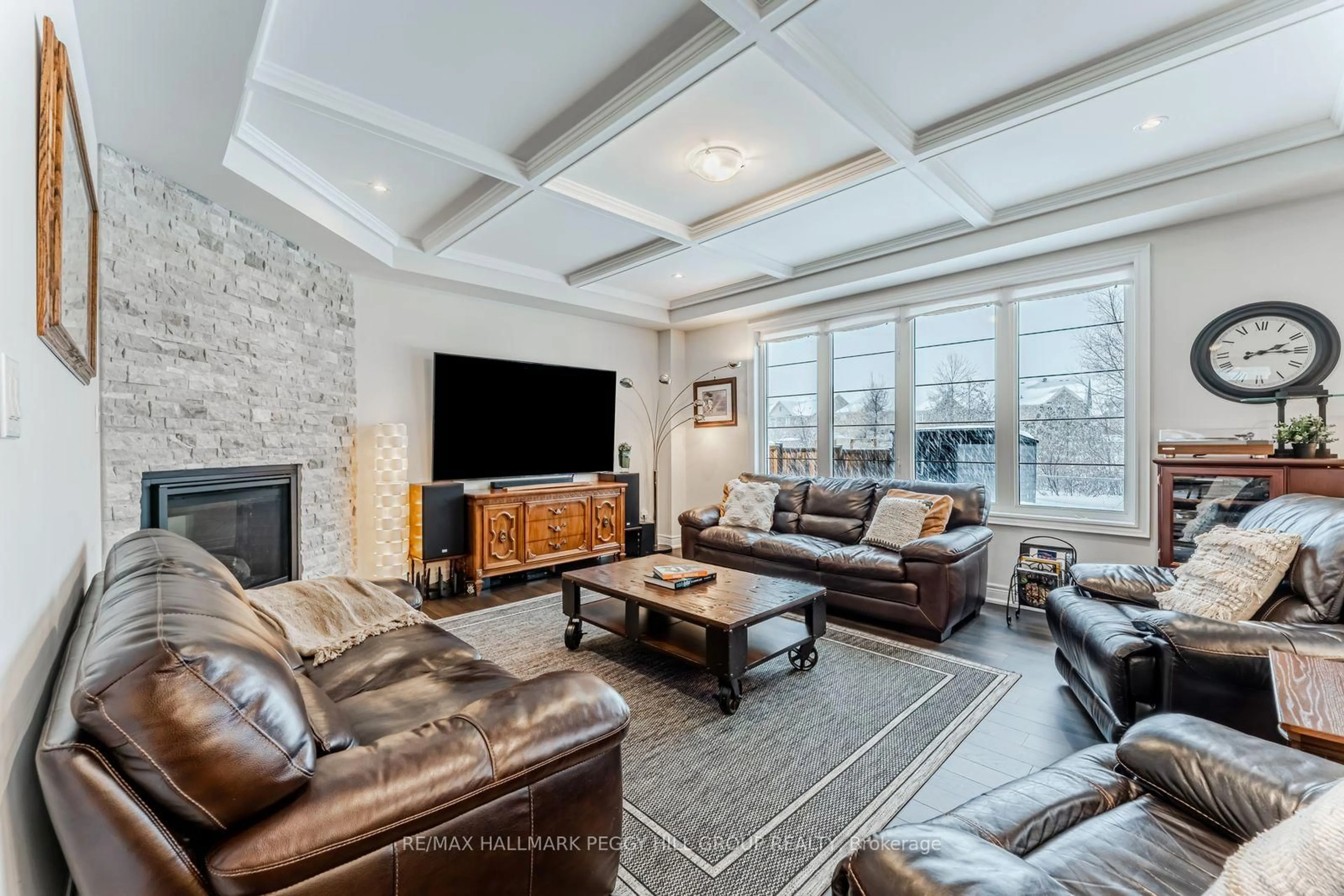 Living room with furniture, unknown for 1312 Butler St, Innisfil Ontario L9S 0L4