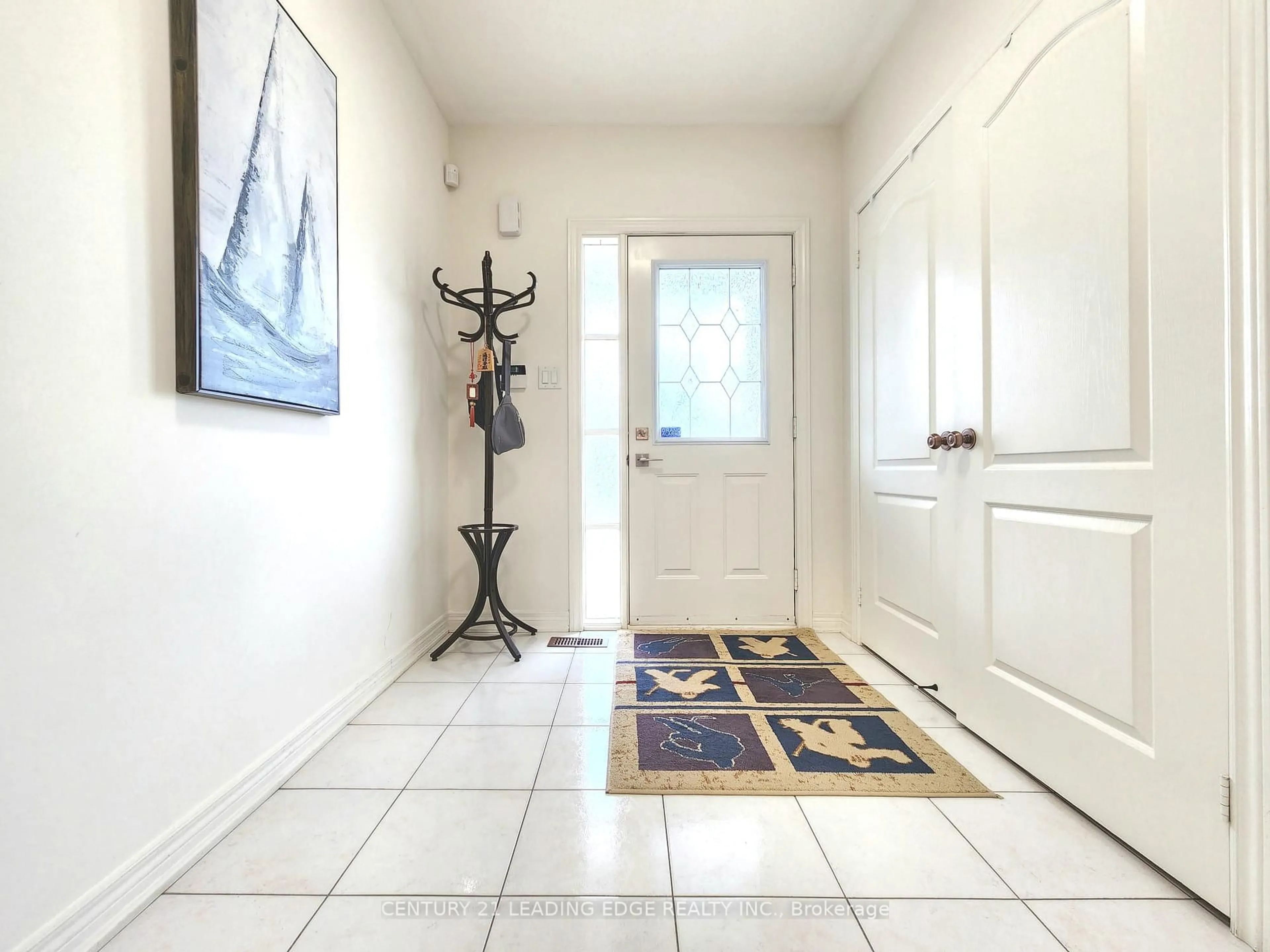 Indoor entryway for 93 Treasure Hill Rd, Vaughan Ontario L6A 0A6