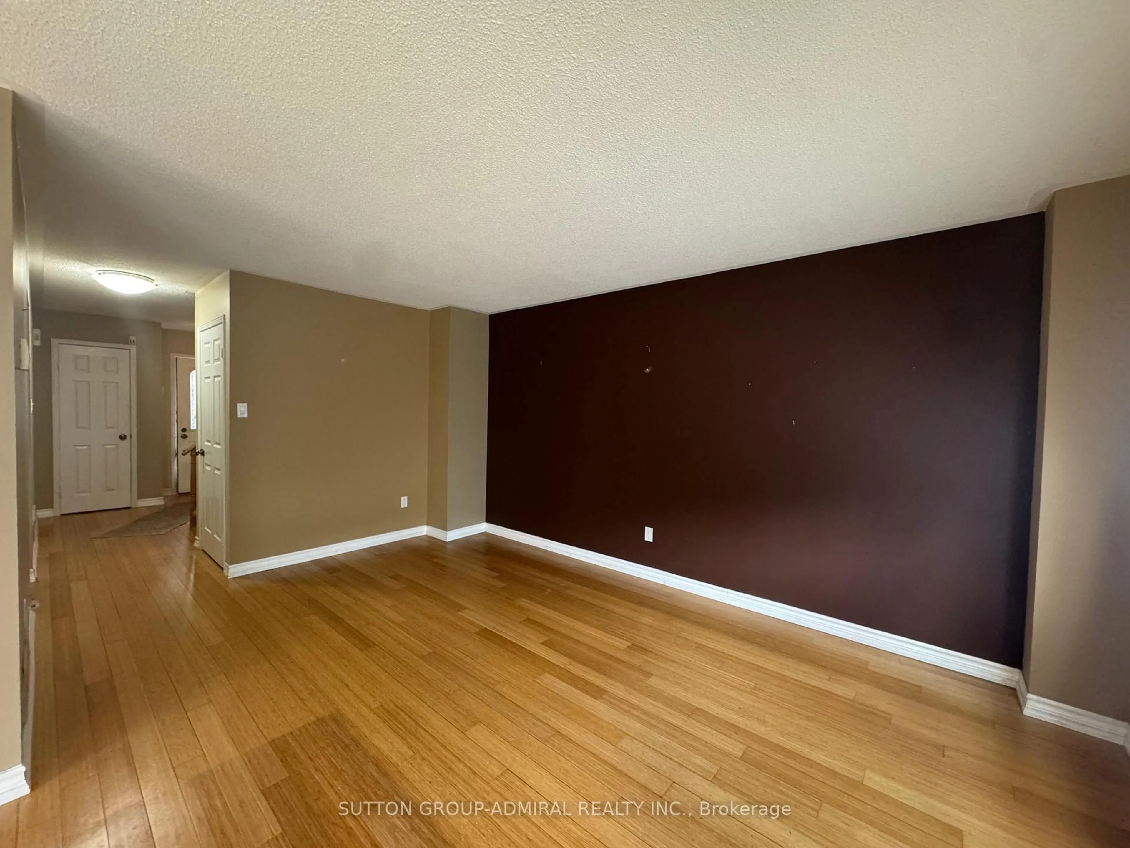 A pic of a room for 27 Dawson Cres, Aurora Ontario L4G 4T7