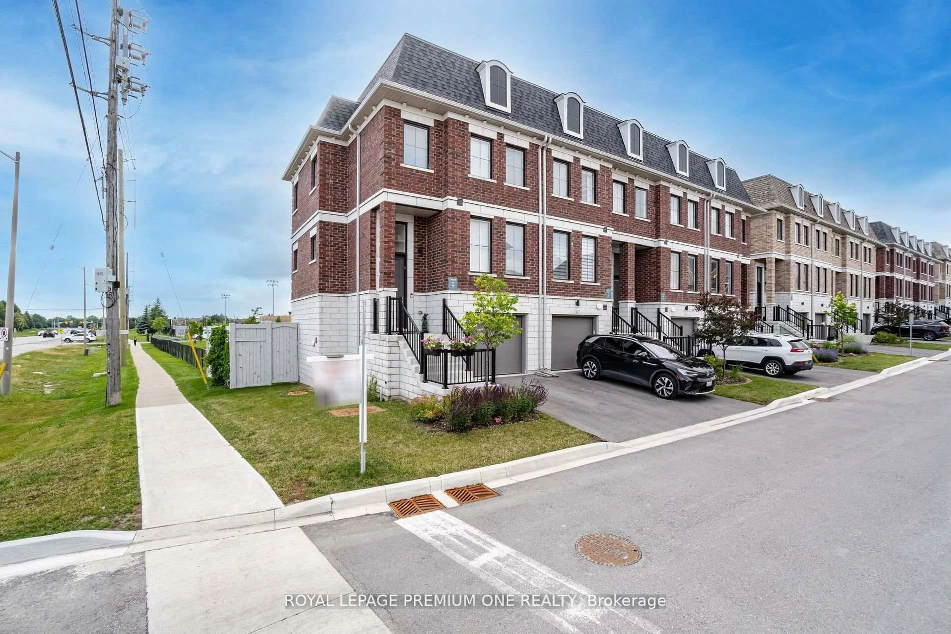 Home with brick exterior material, street for 2 Seacoasts Circ, Vaughan Ontario L6A 5B6