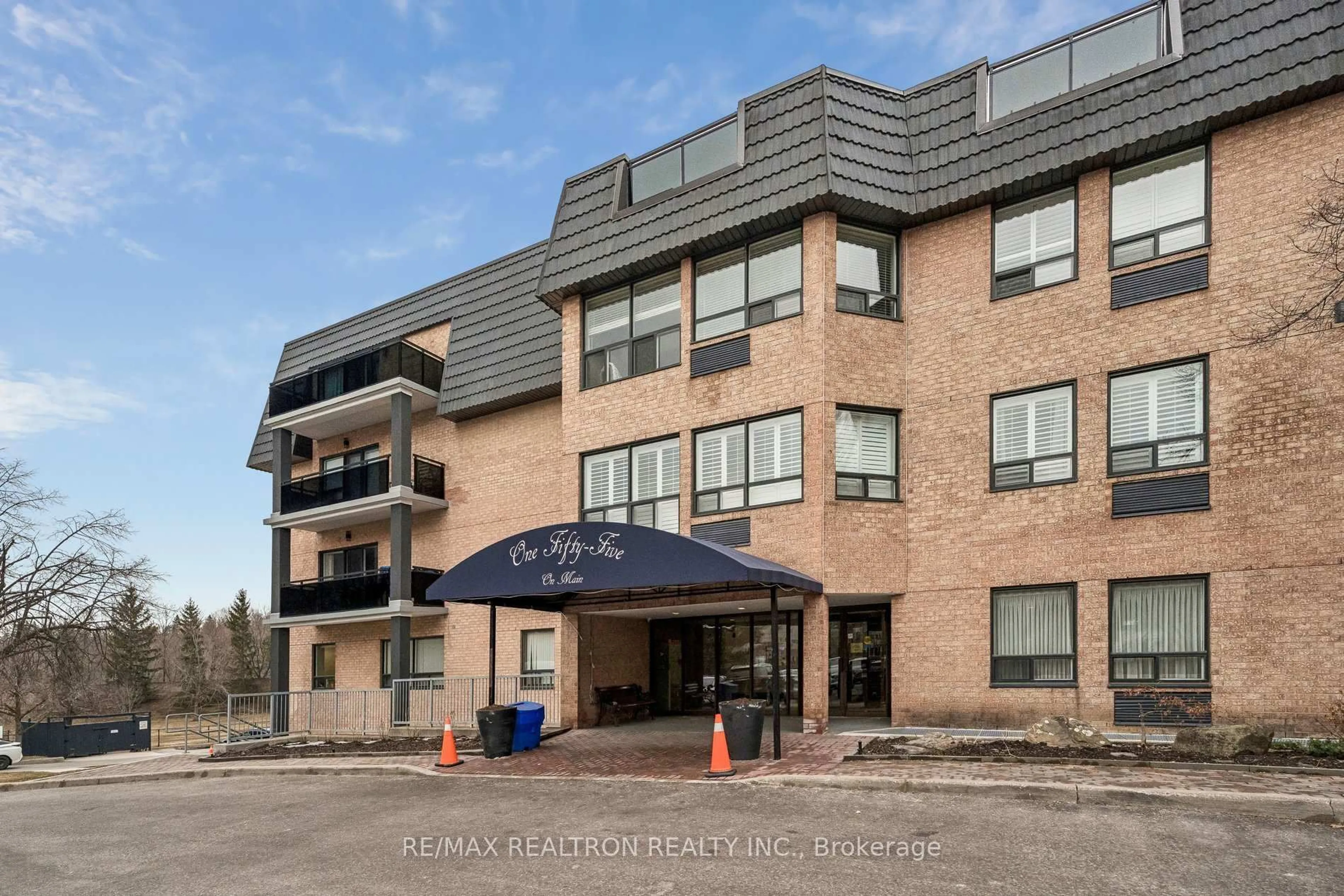 Unknown for 155 Main St #305, Newmarket Ontario L3Y 8C2