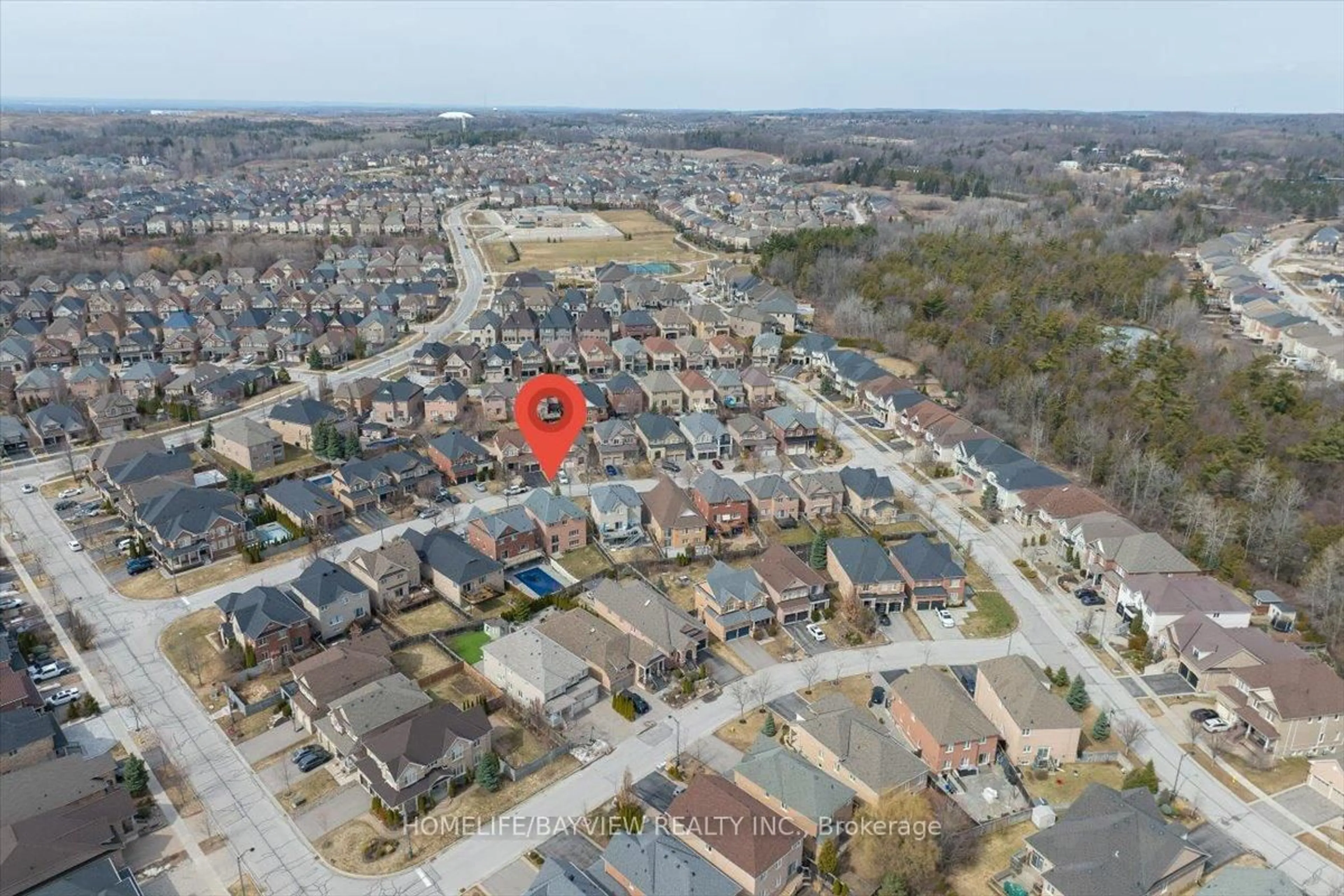 A pic from outside/outdoor area/front of a property/back of a property/a pic from drone, street for 27 Donzi Lane, Vaughan Ontario L6A 0J3