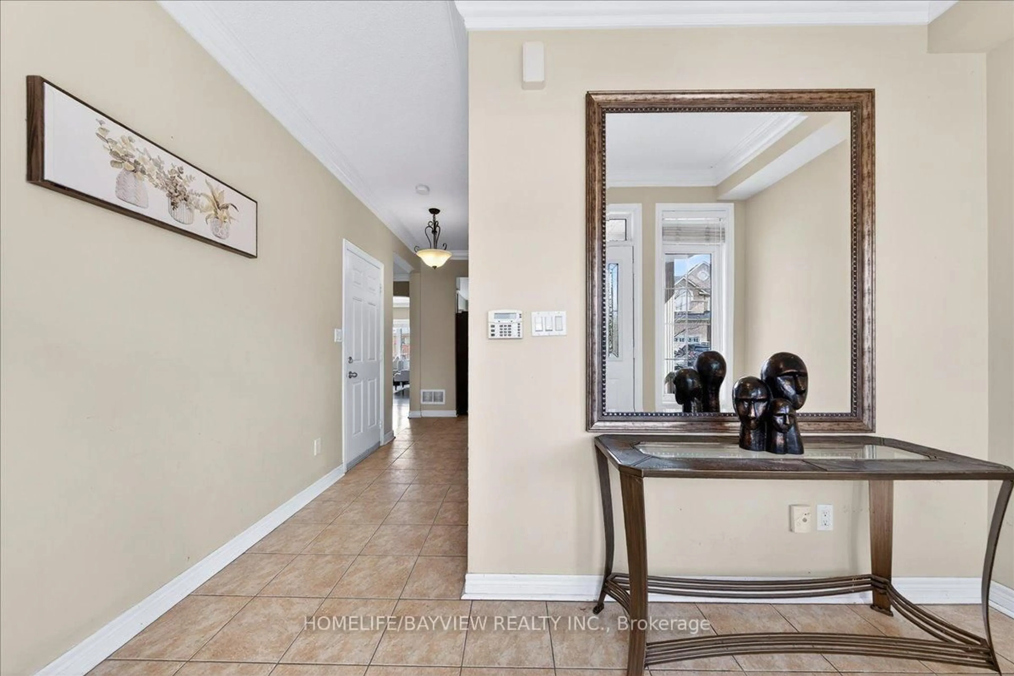 Indoor entryway for 27 Donzi Lane, Vaughan Ontario L6A 0J3