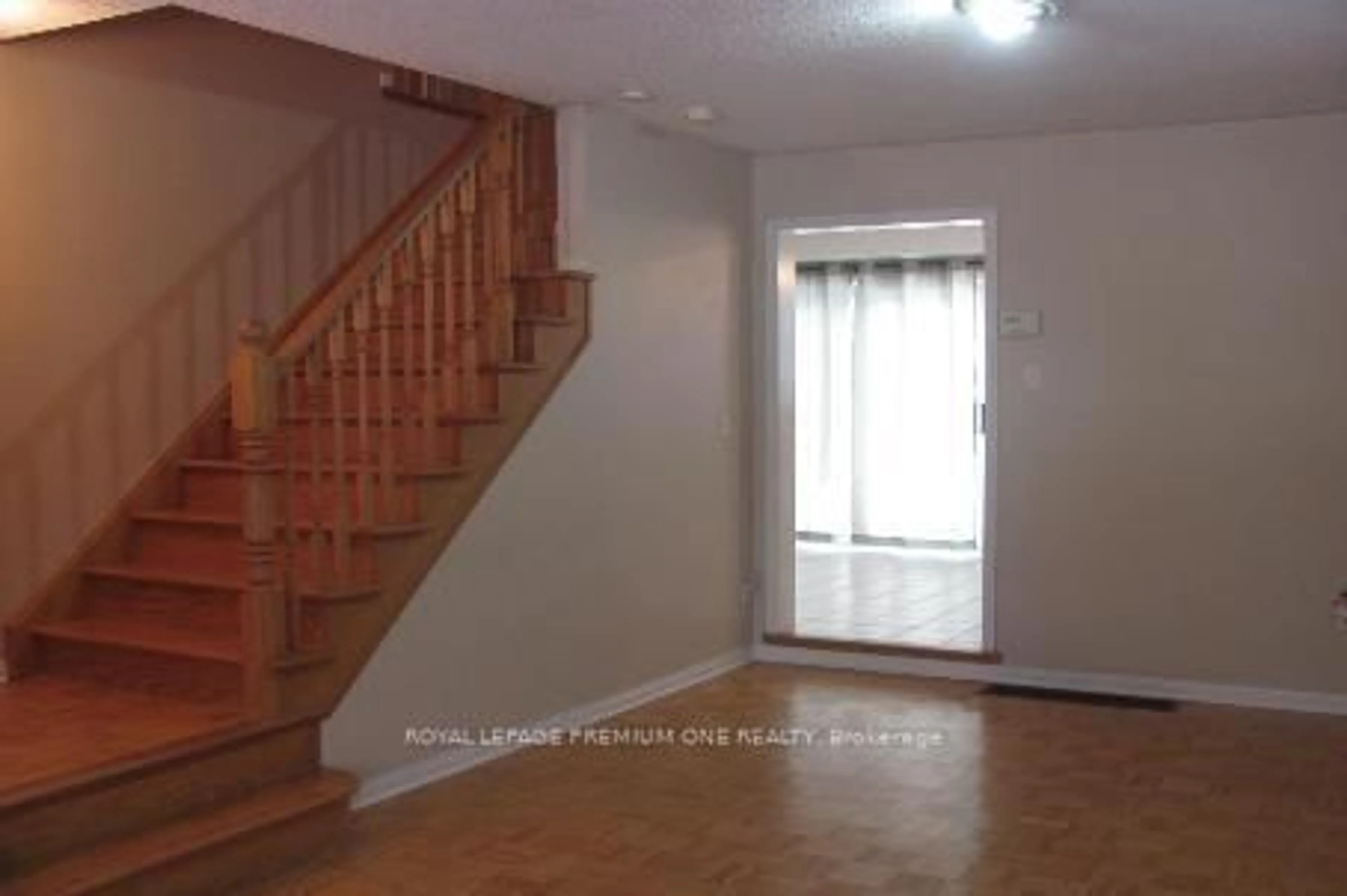 A pic of a room for 18 Madeira Ave, Vaughan Ontario L6A 2Y4