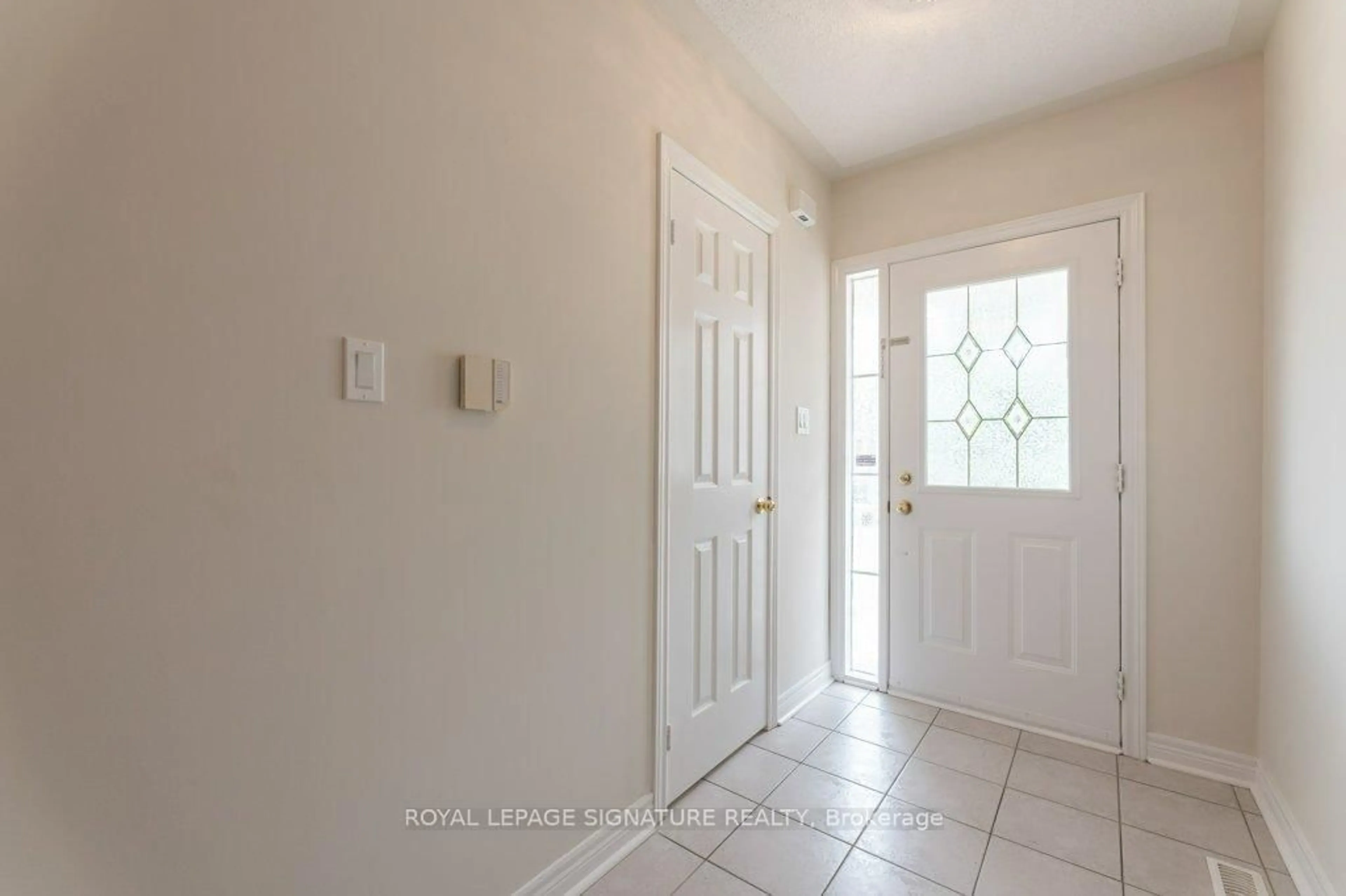 Indoor entryway for 55 Pottery Pl, Vaughan Ontario L4L 9H5