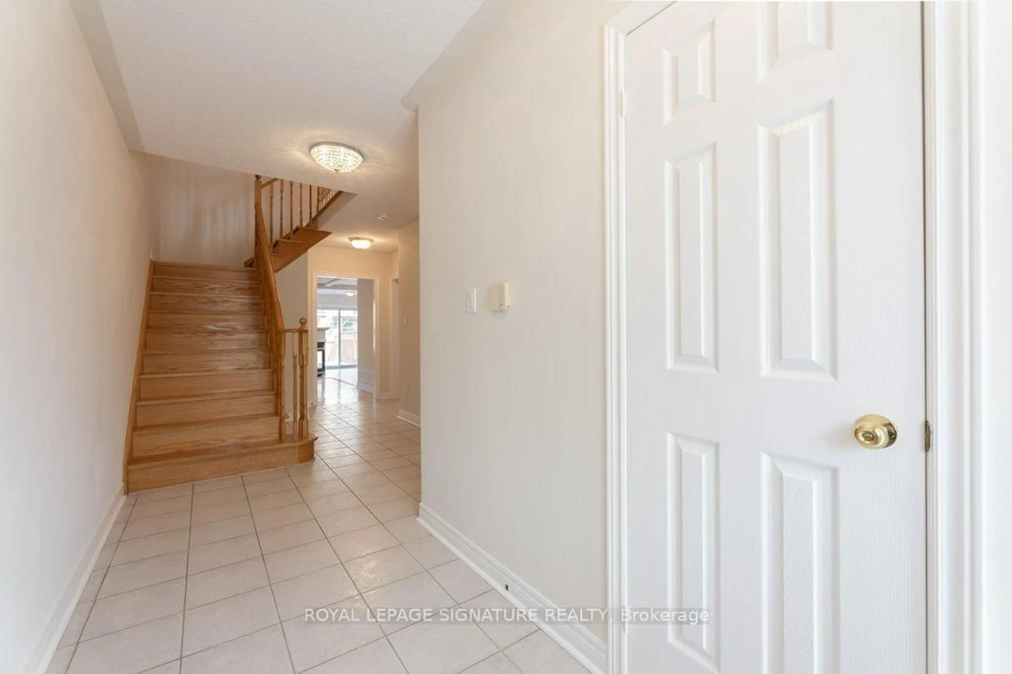Indoor entryway for 55 Pottery Pl, Vaughan Ontario L4L 9H5