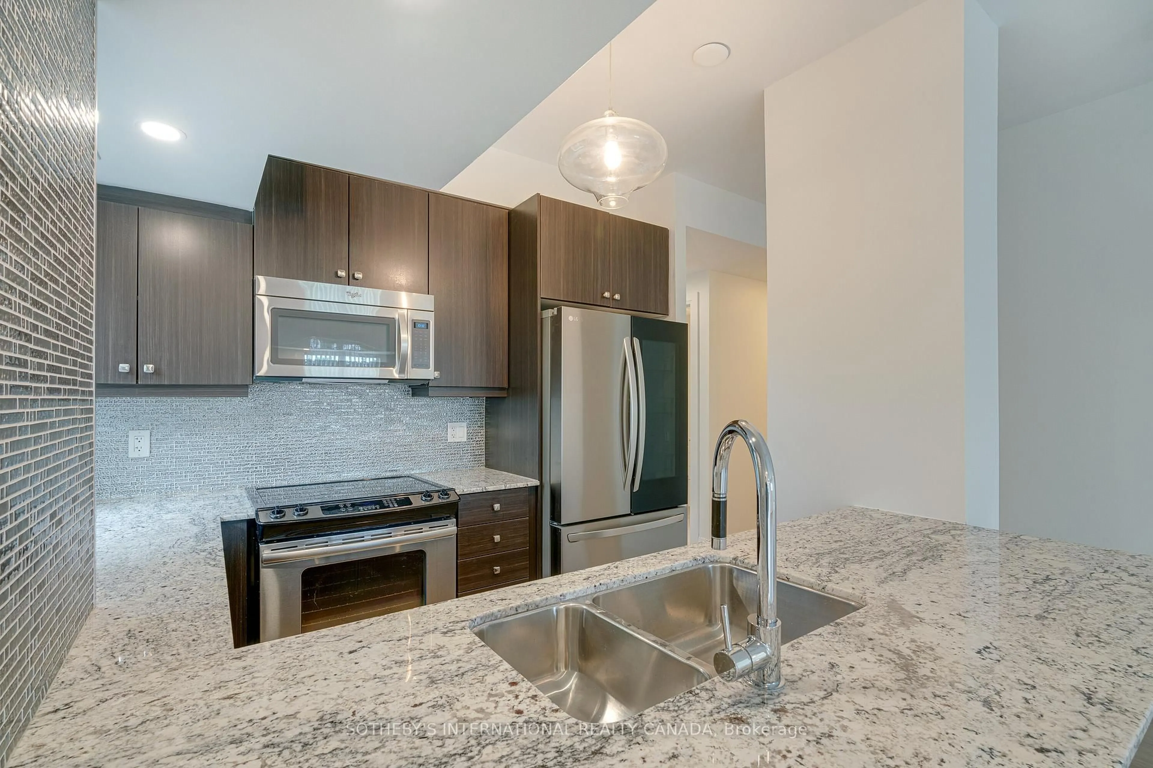 Unknown for 8302 Islington Ave #302, Vaughan Ontario L4L 0E6