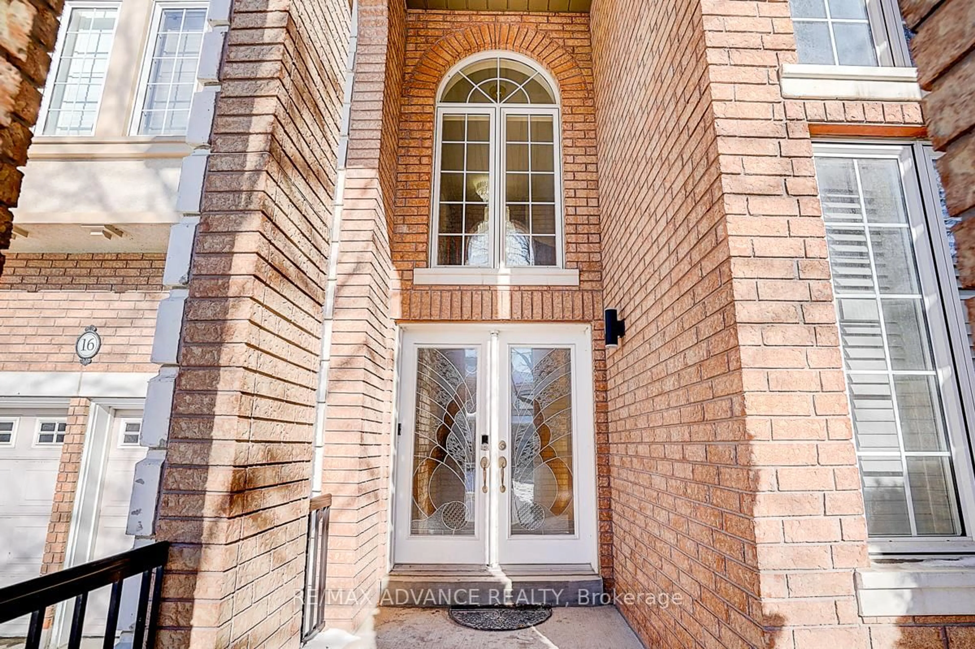 Unknown for 16 St Etienne Dr, Vaughan Ontario L4H 2X4