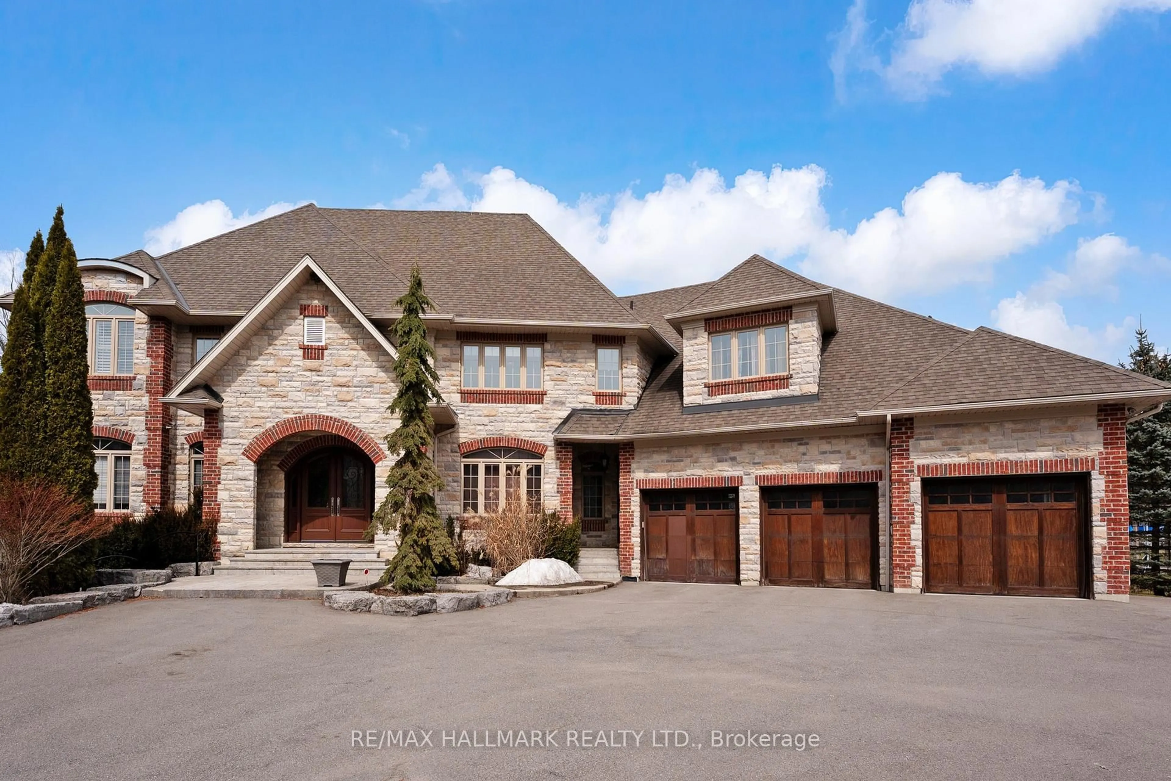 Home with brick exterior material, street for 206 Churchill Ave, King Ontario L7B 0G9