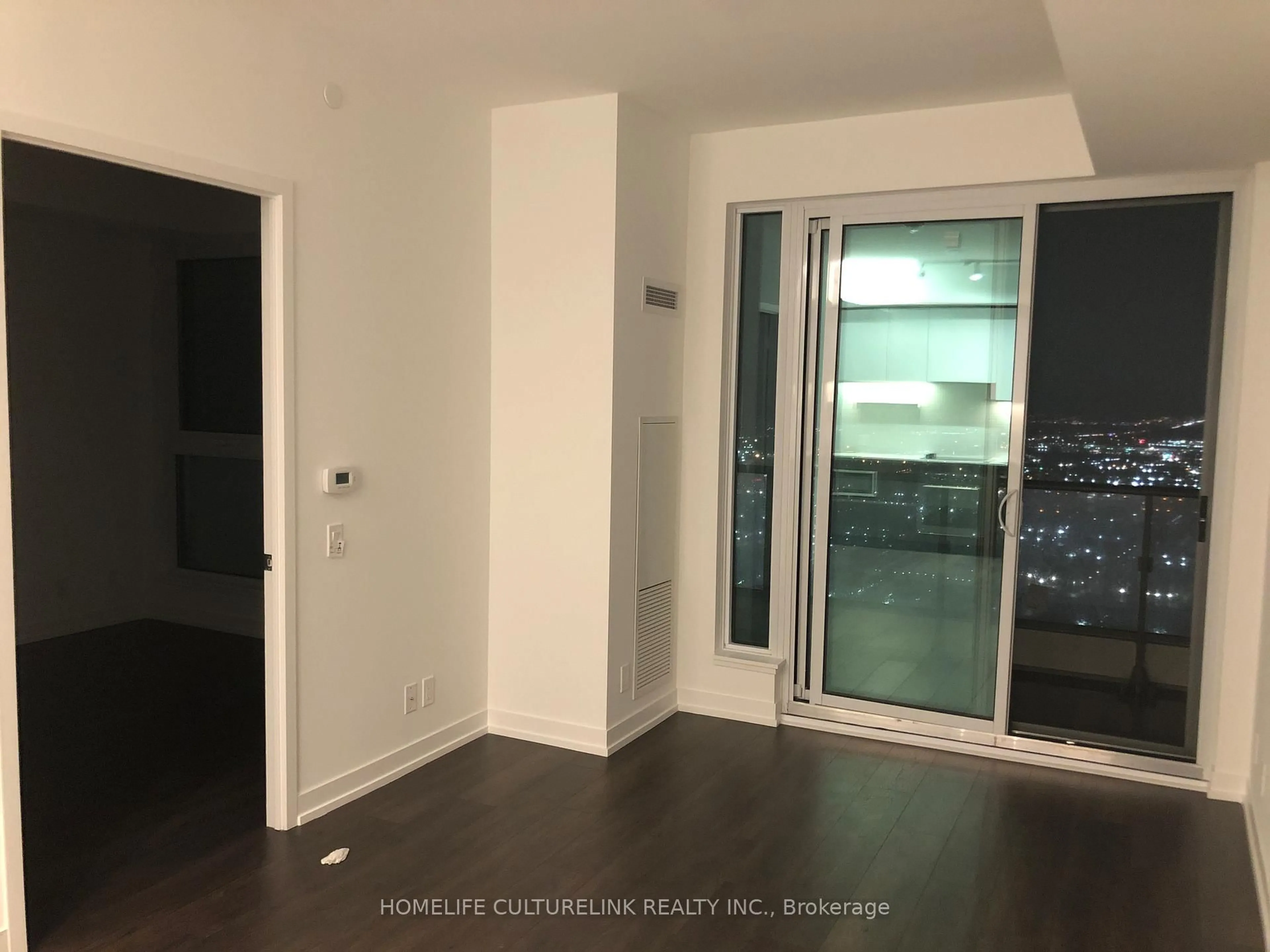 Unknown for 5 Buttermill Ave #5812, Vaughan Ontario L4K 0J5