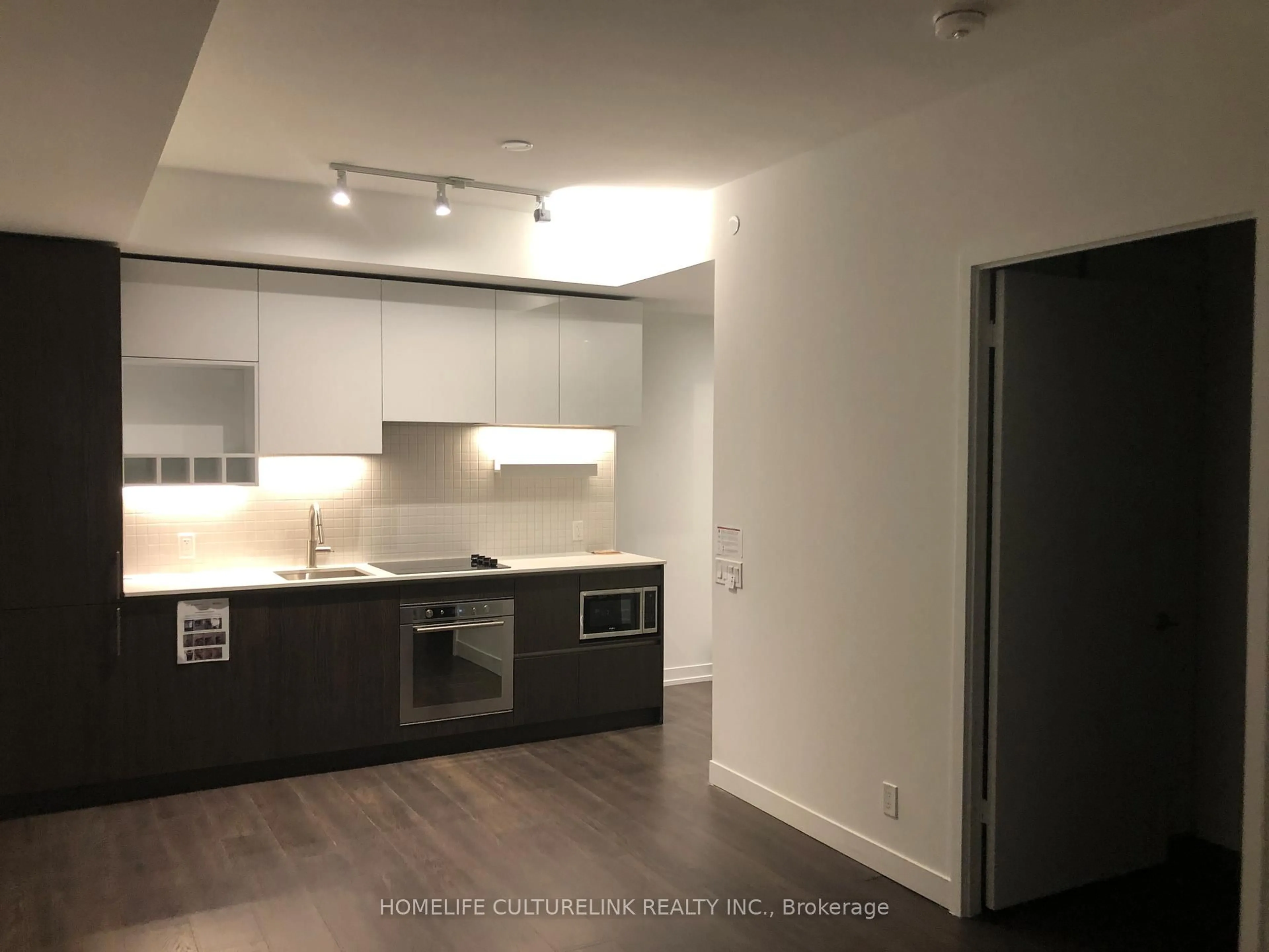 Open concept kitchen, unknown for 5 Buttermill Ave #5812, Vaughan Ontario L4K 0J5