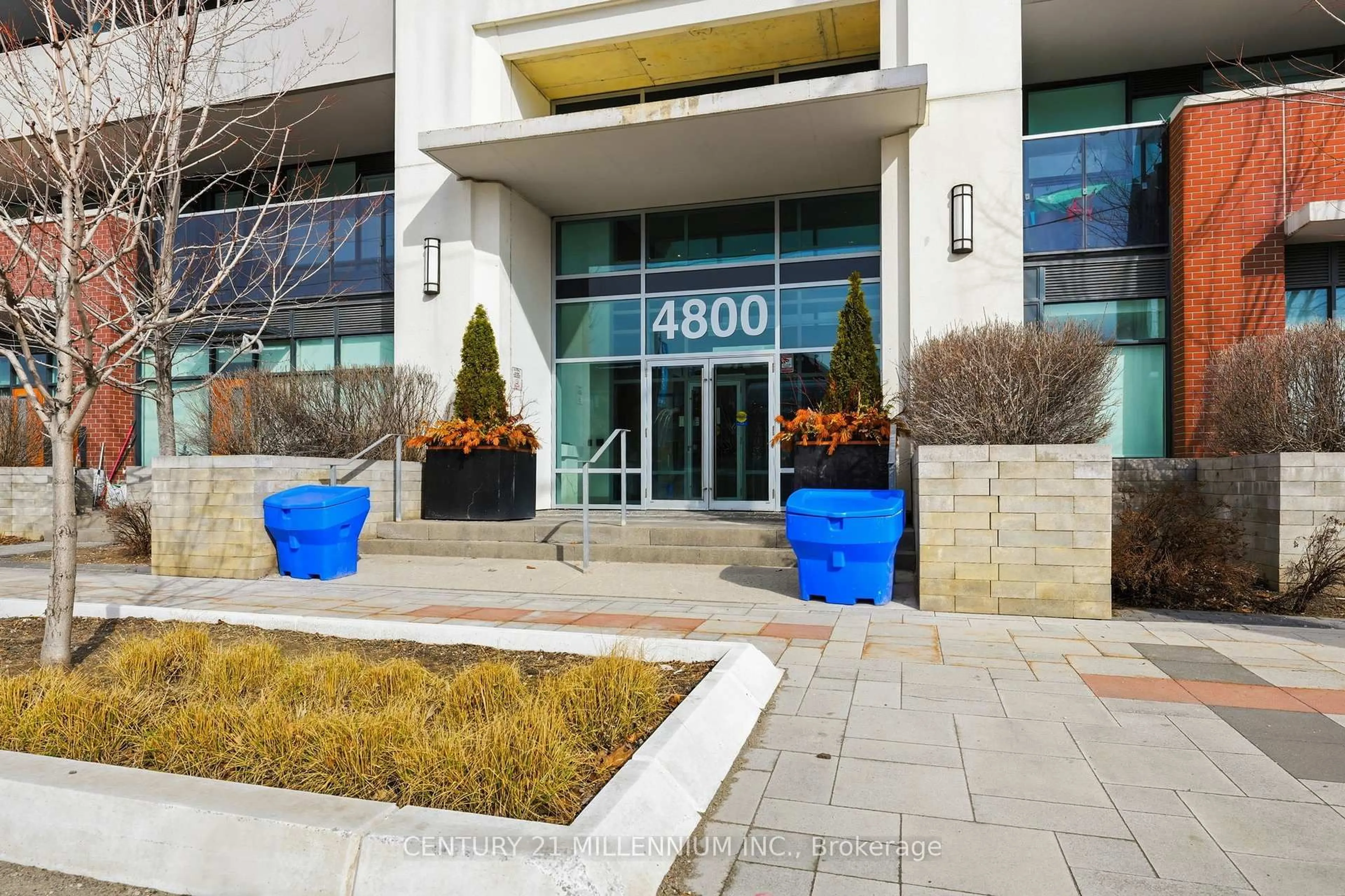 Indoor foyer for 4800 Highway 7 Rd #627, Vaughan Ontario L4L 1H8