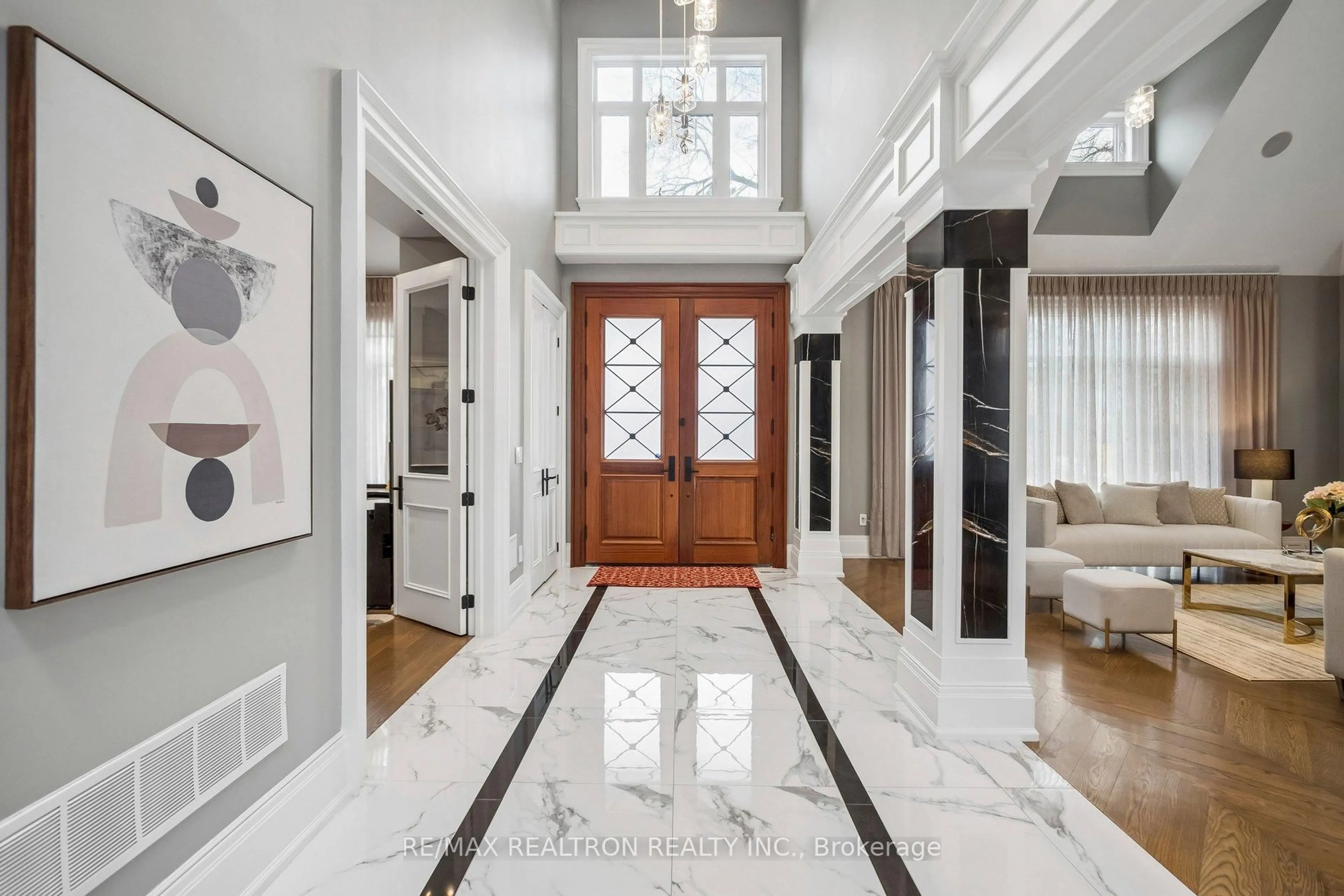 Indoor entryway for 12 Miner Circ, Markham Ontario L3R 1Y1