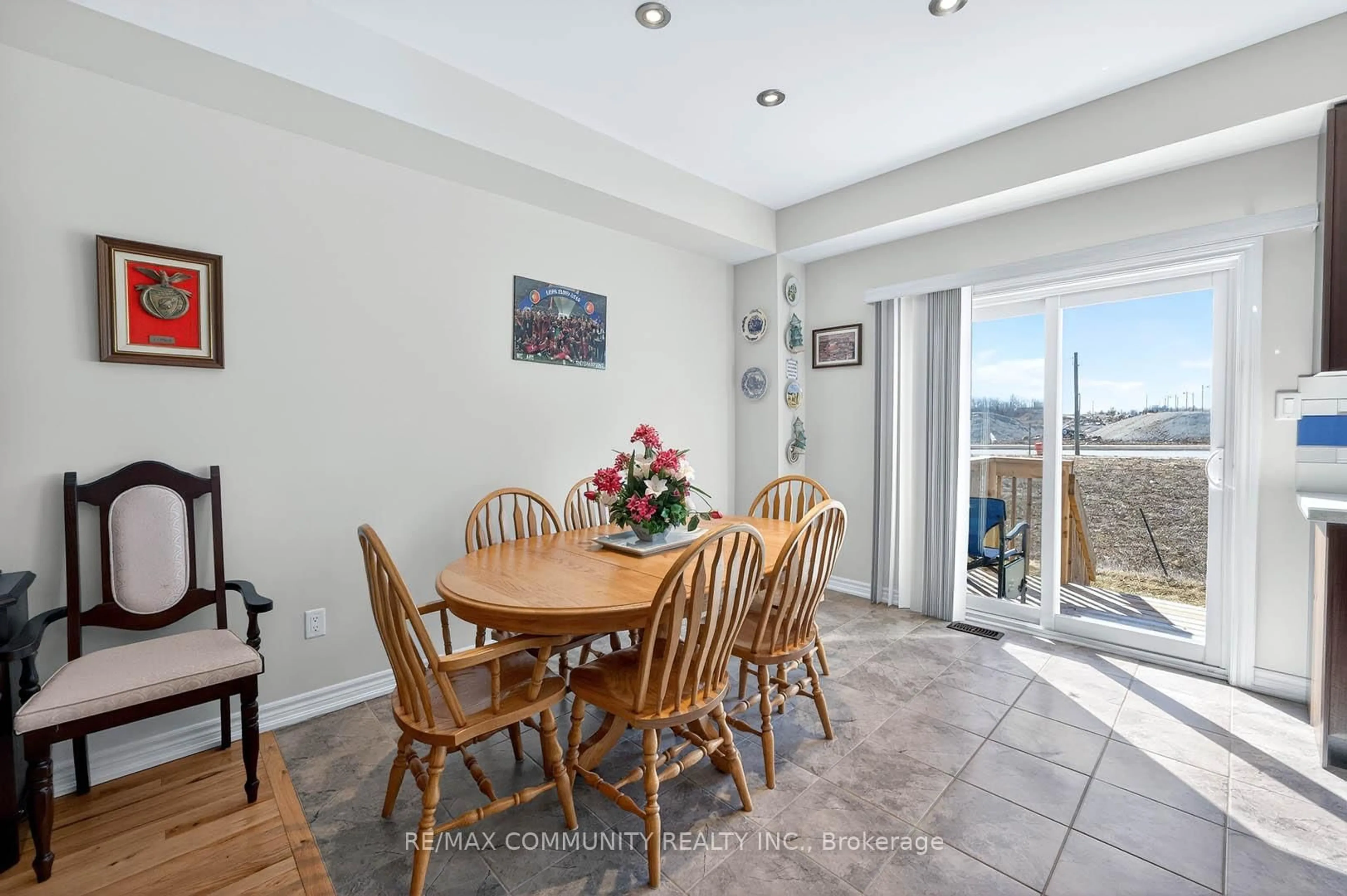 Dining room, unknown for 1228 Peelar Cres, Innisfil Ontario L0L 1W0