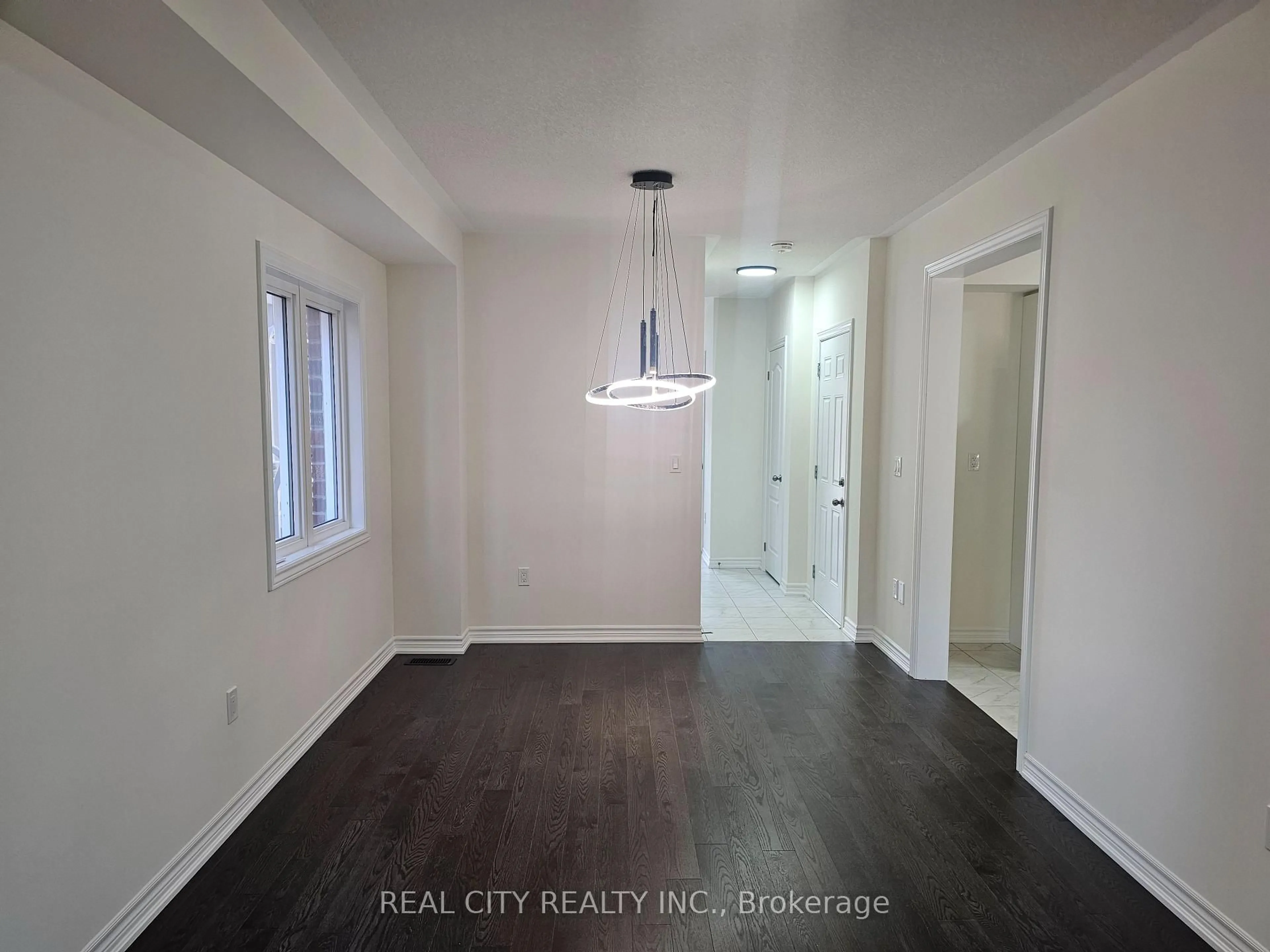 A pic of a room for 5 Heather Fullerton Rd, Georgina Ontario L0E 1R0