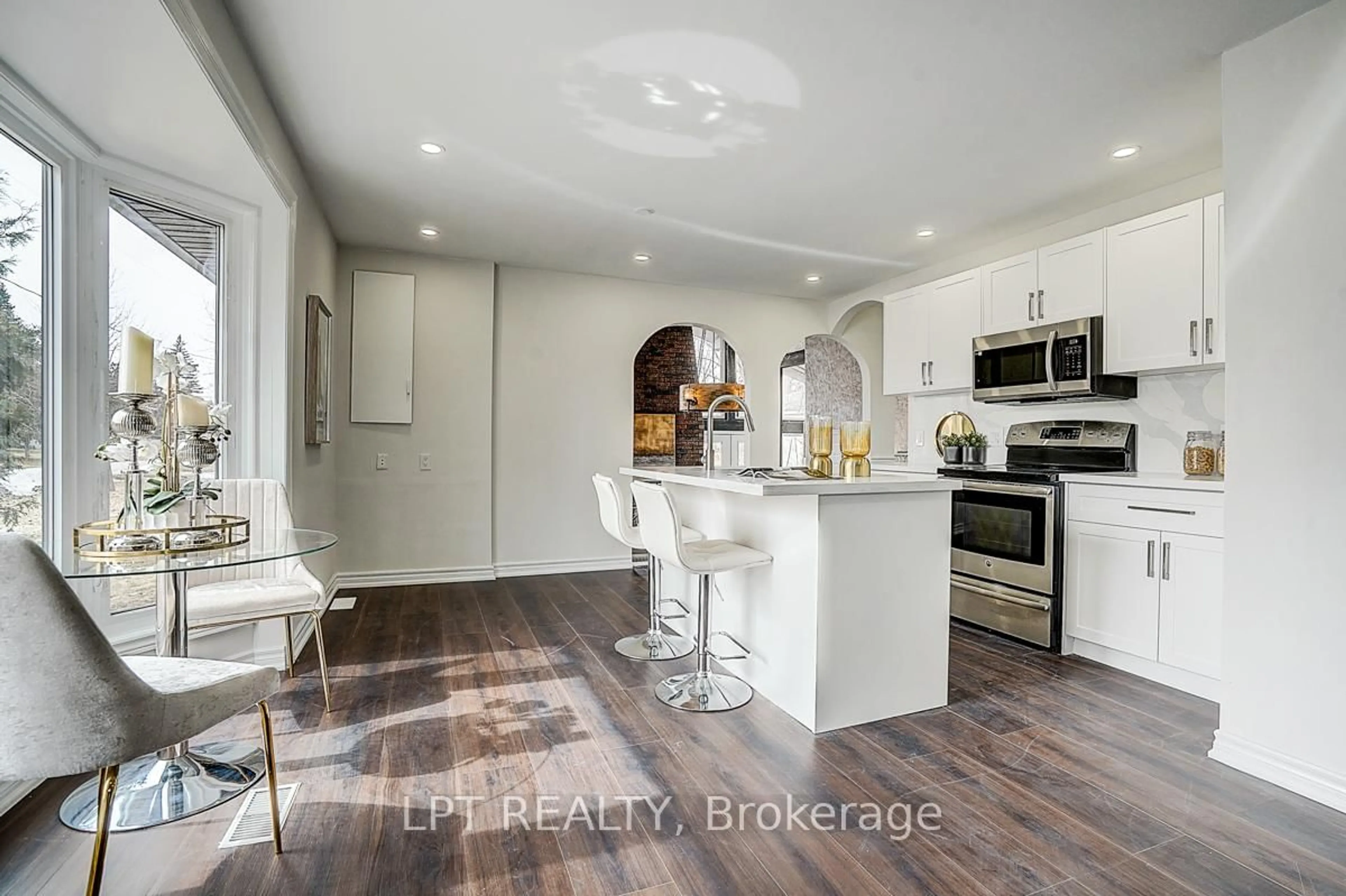 Open concept kitchen, unknown for 194 South Channel Dr, Georgina Ontario L4P 2N3