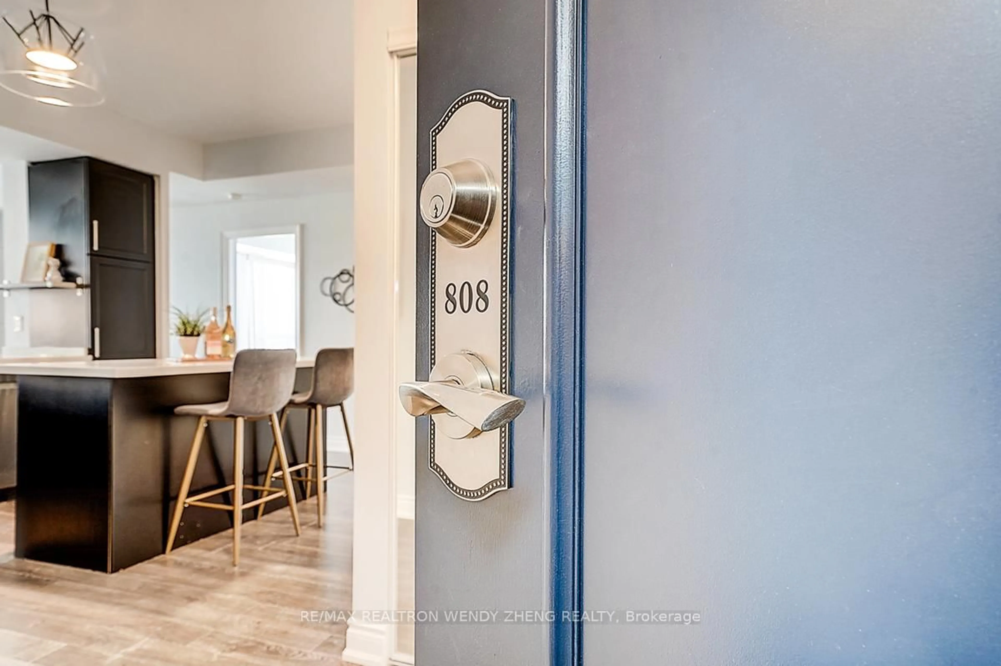 Indoor entryway for 38 Cedarland Dr #808, Markham Ontario L6G 0G7